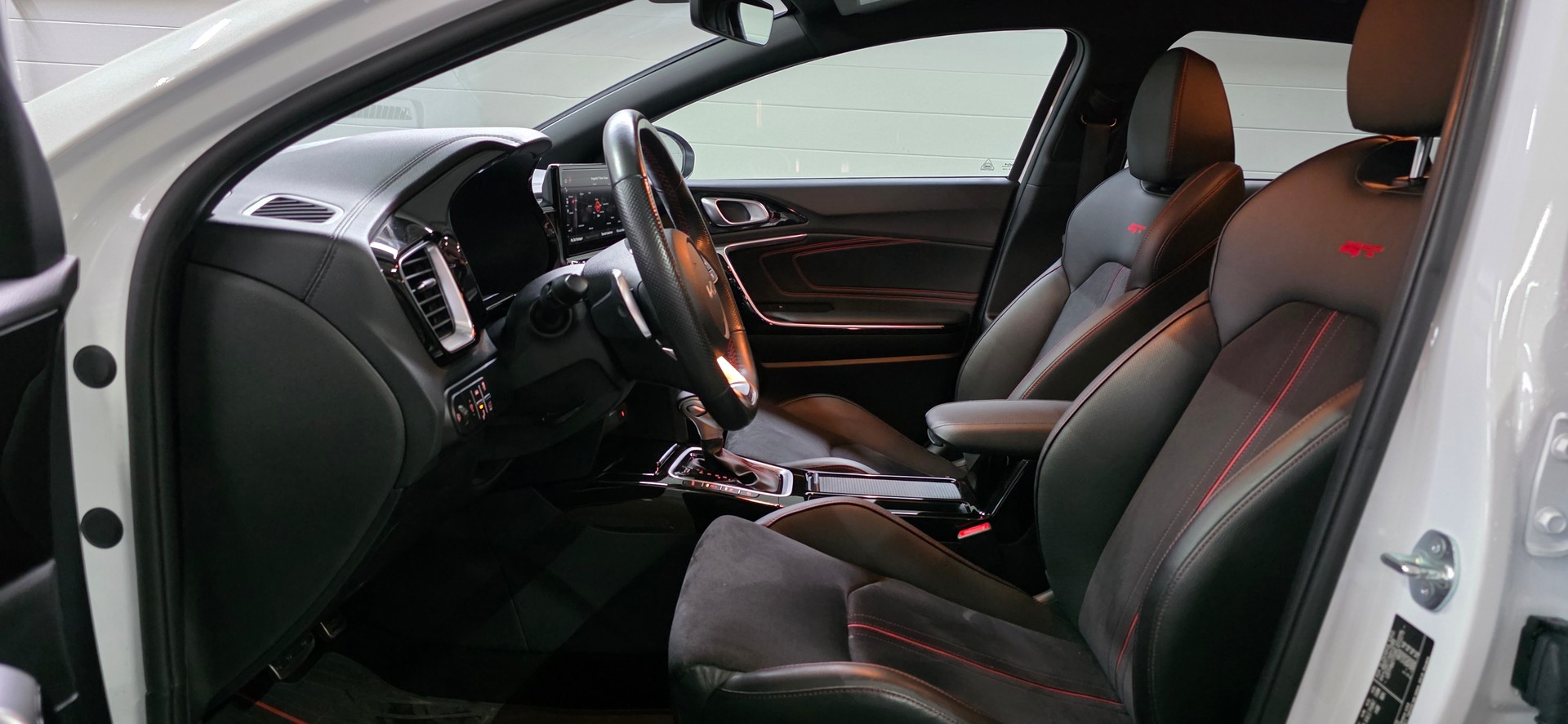 KIA ProCeed 1.6 T-GDi GT DCT *CarPlay&AndroidAuto*Sitz-&Lenkradheizung*Spurhalteassistent*Rückfahrkamera*-image-8