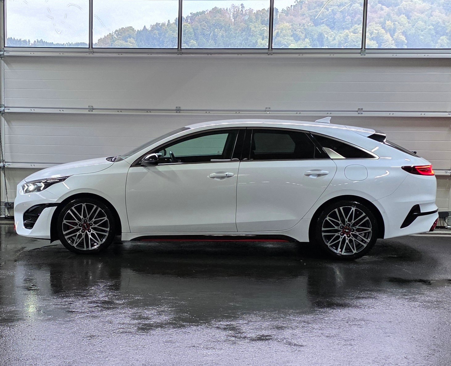 KIA ProCeed 1.6 T-GDi GT DCT *CarPlay&AndroidAuto*Sitz-&Lenkradheizung*Spurhalteassistent*Rückfahrkamera*-image-1
