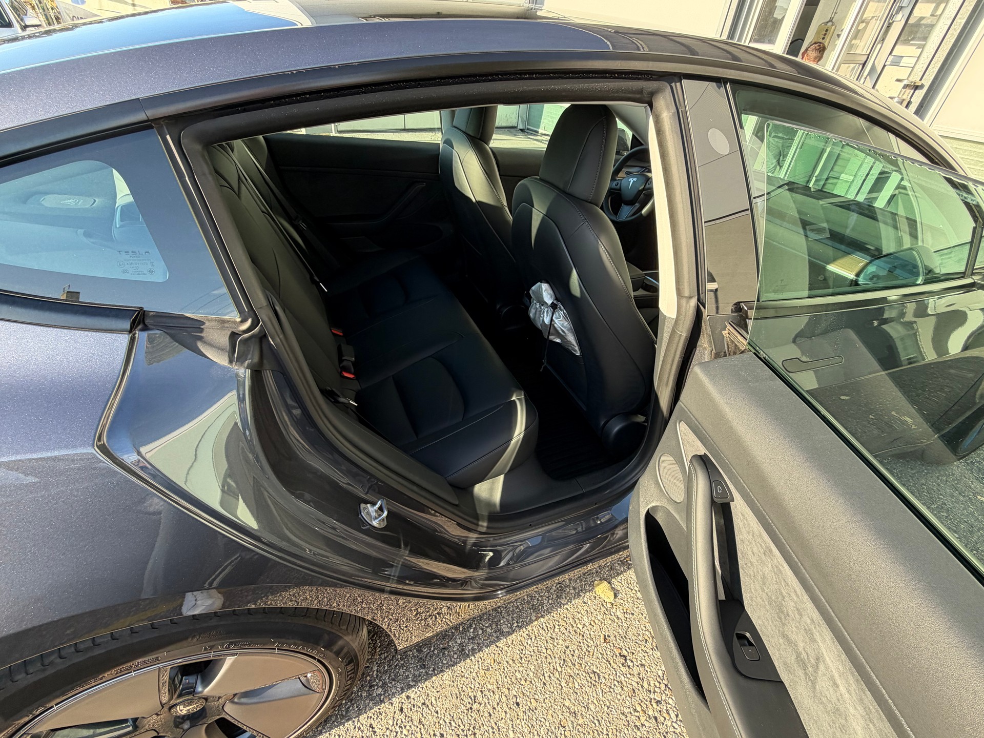 TESLA Long Range RWD-image-5