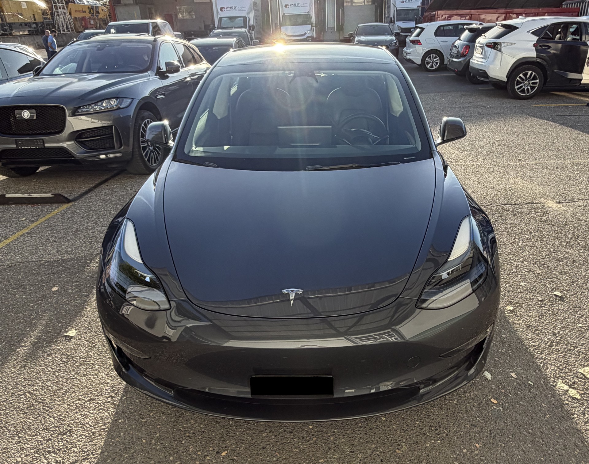 TESLA Long Range RWD-image-1