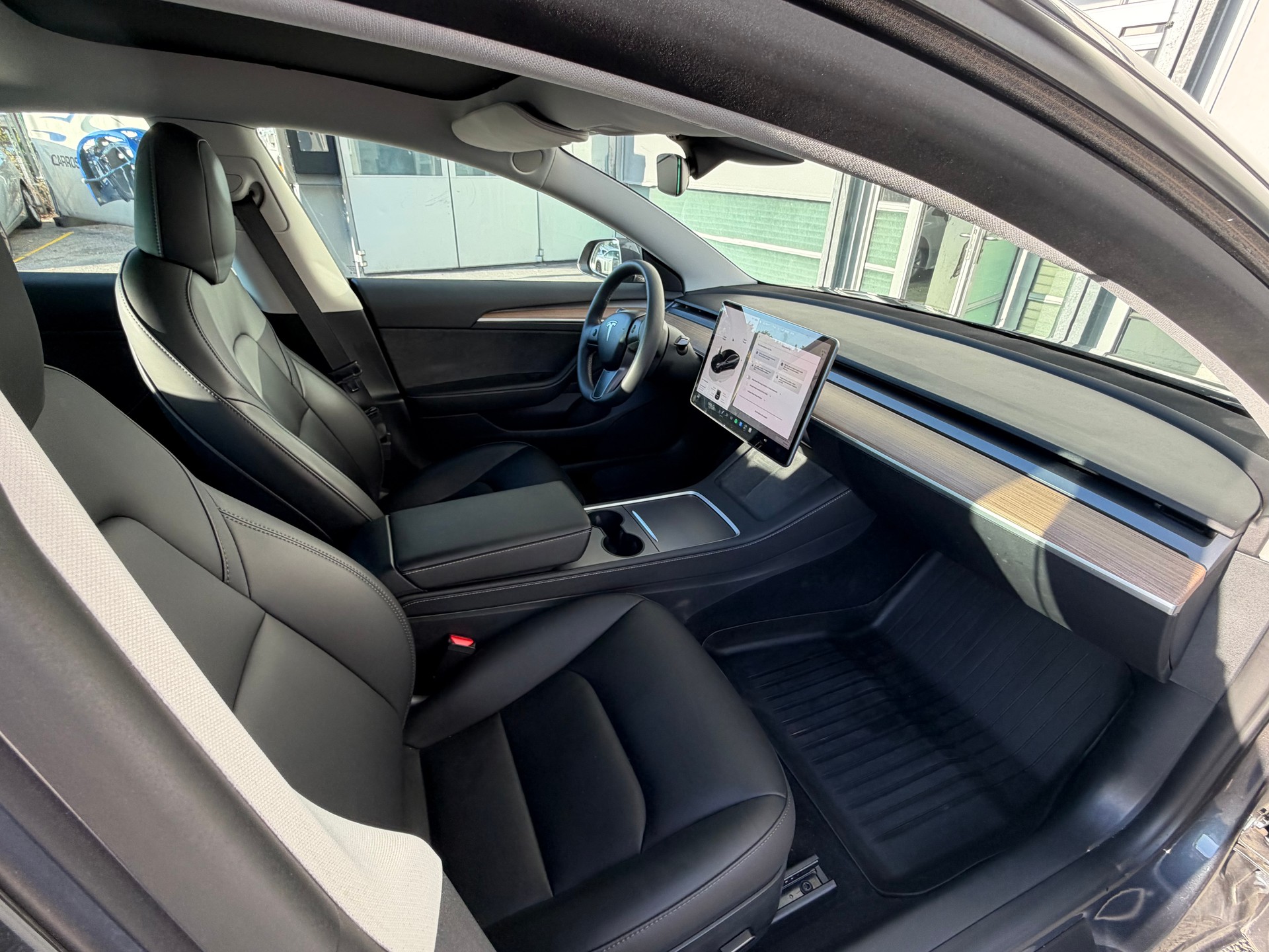 TESLA Long Range RWD-image-4
