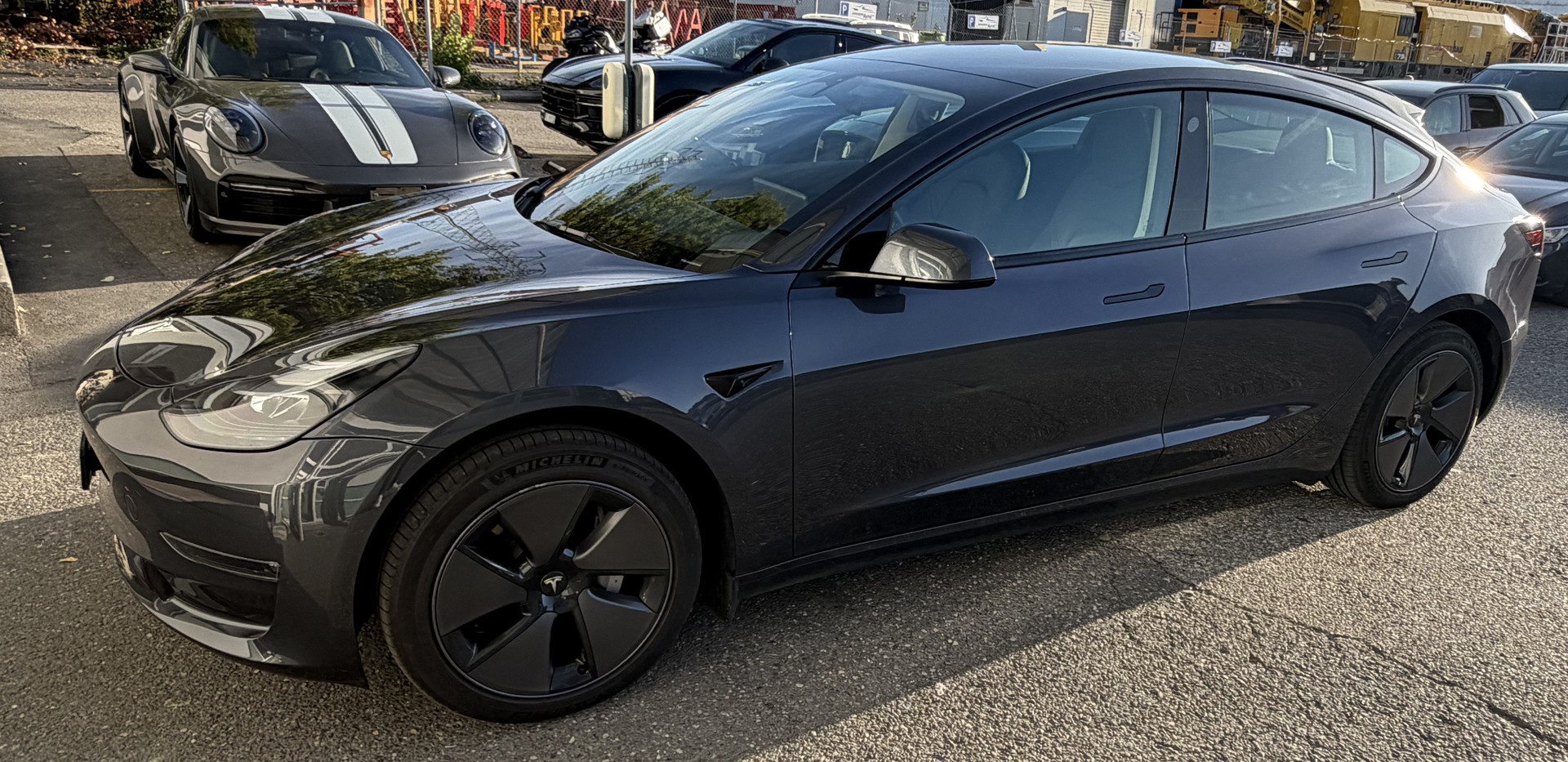TESLA Long Range RWD-image-3