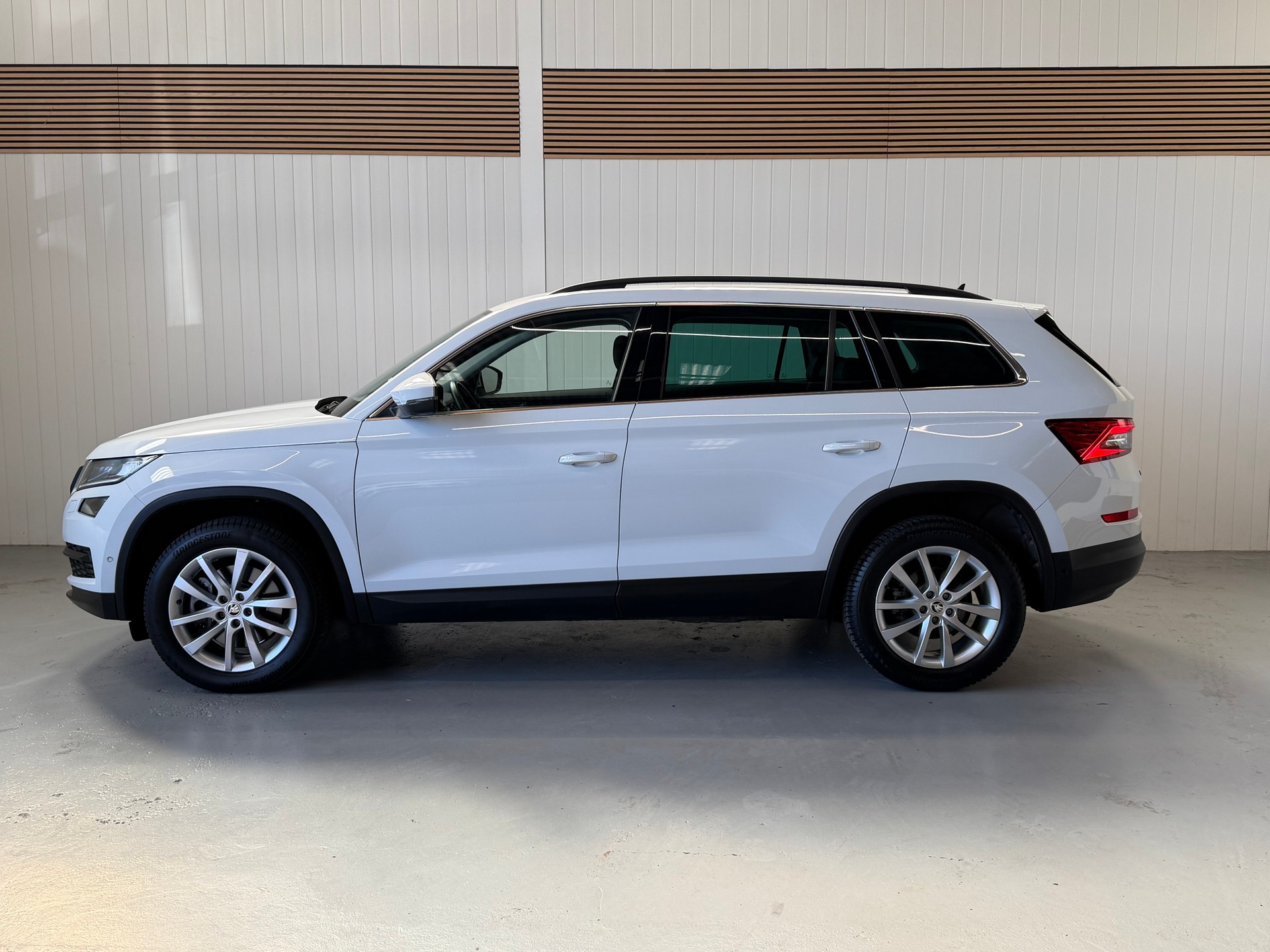 SKODA Kodiaq 2.0 TDI SCR Style 4x4 DSG frisch ab Service & MfK-image-1