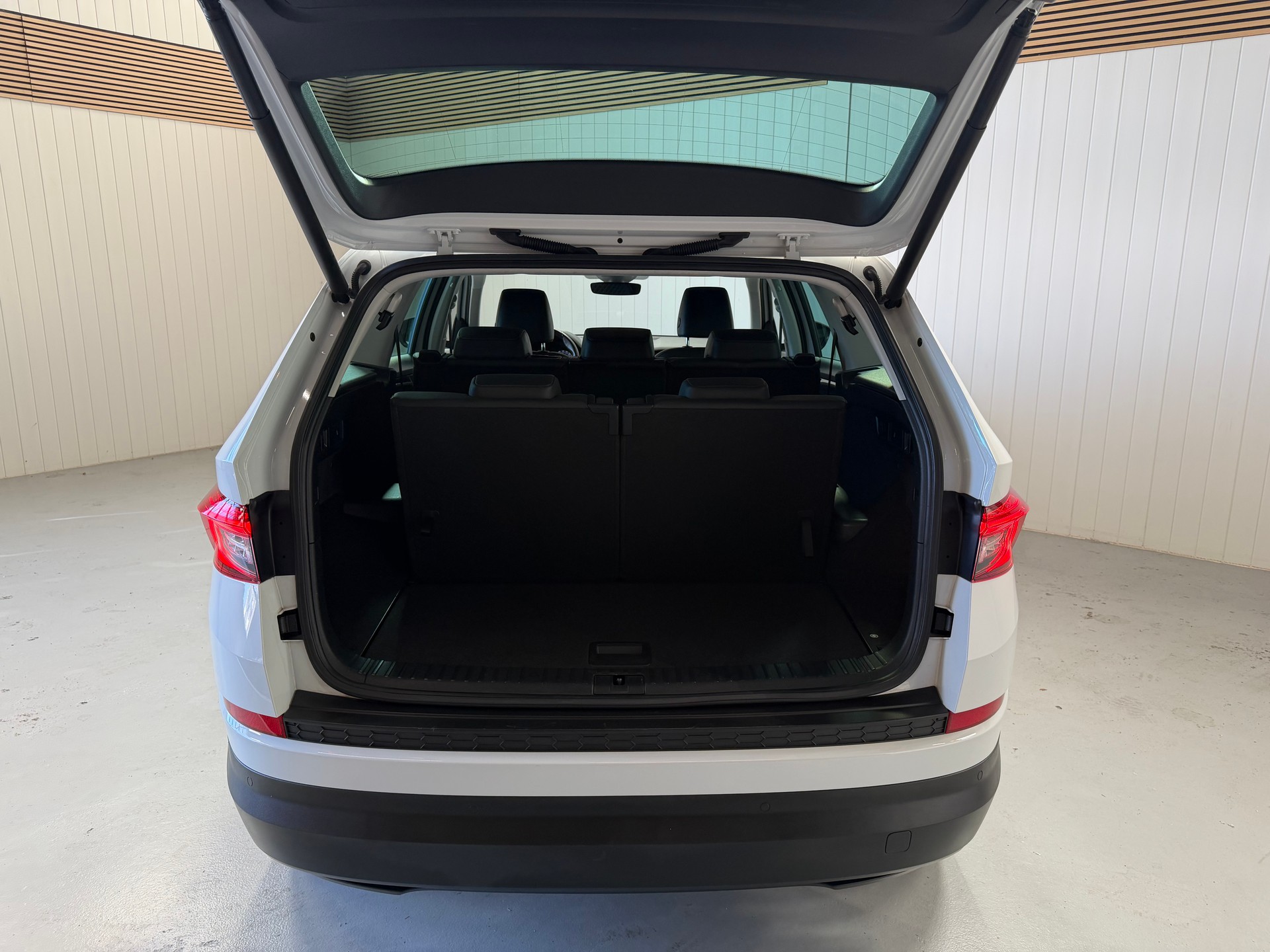 SKODA Kodiaq 2.0 TDI SCR Style 4x4 DSG frisch ab Service & MfK-image-21