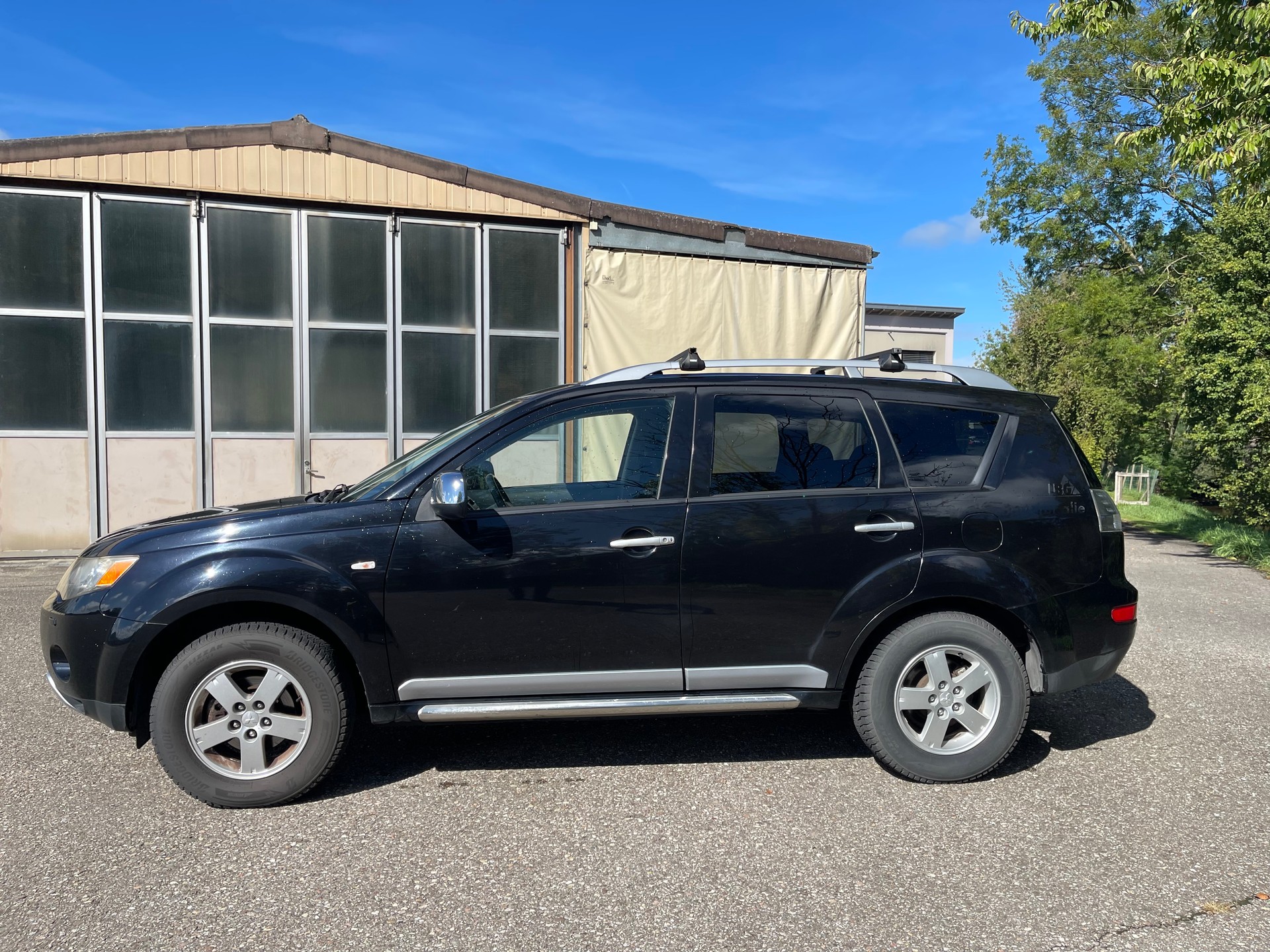 MITSUBISHI Outlander 2.0 DID Instyle 4WD-image-1