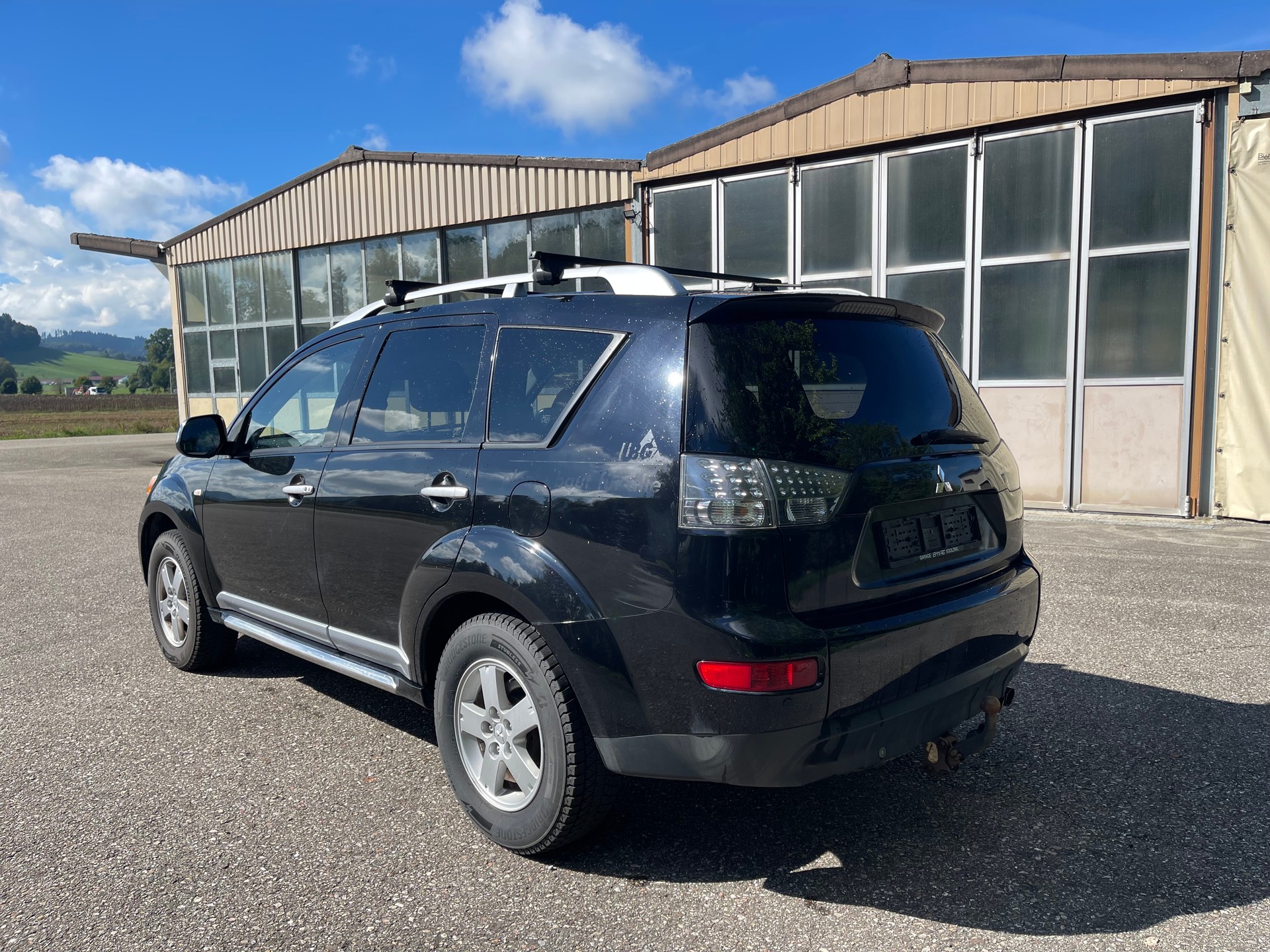 MITSUBISHI Outlander 2.0 DID Instyle 4WD-image-2