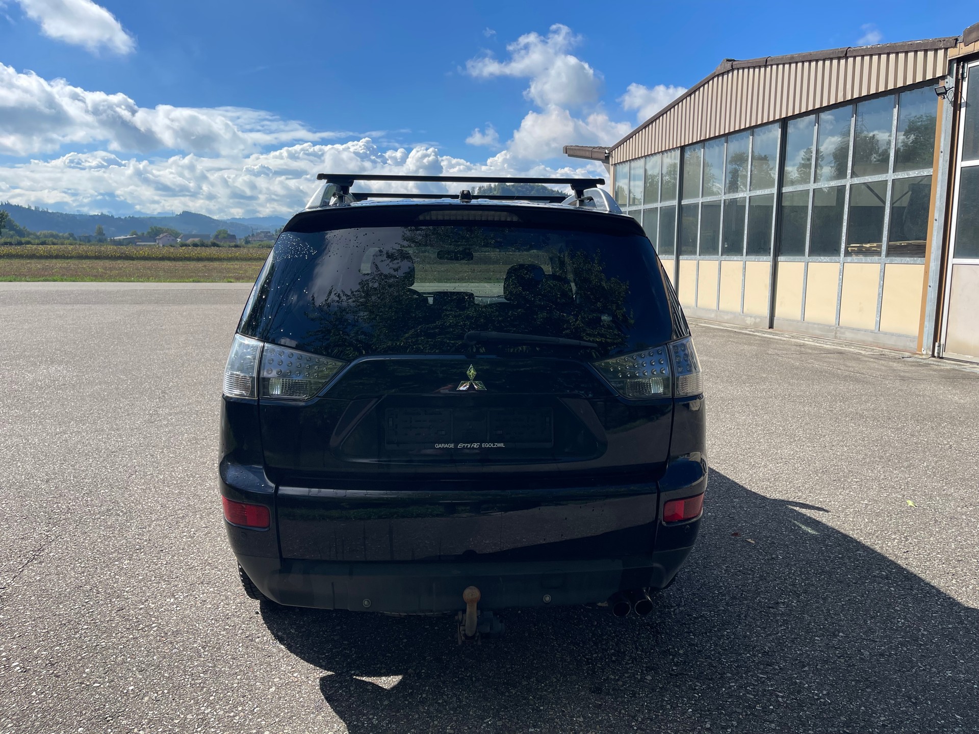 MITSUBISHI Outlander 2.0 DID Instyle 4WD-image-3