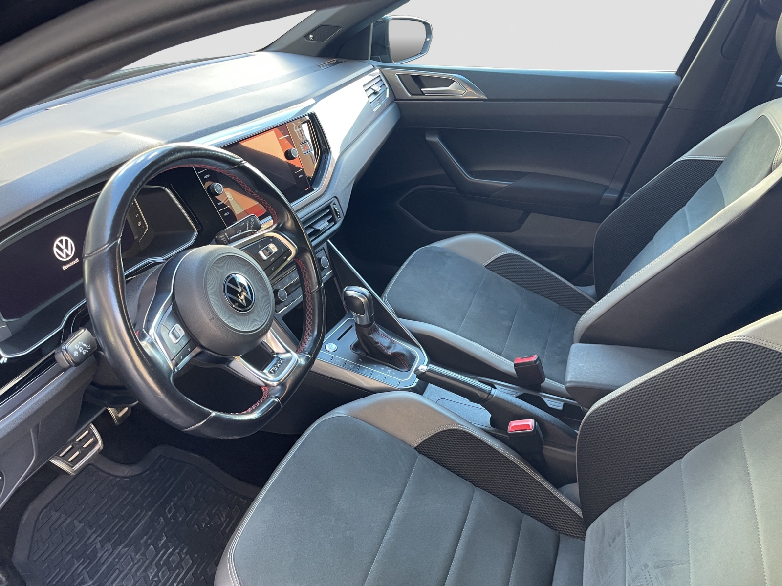 VW Polo 2.0 TSI GTI DSG-image-7