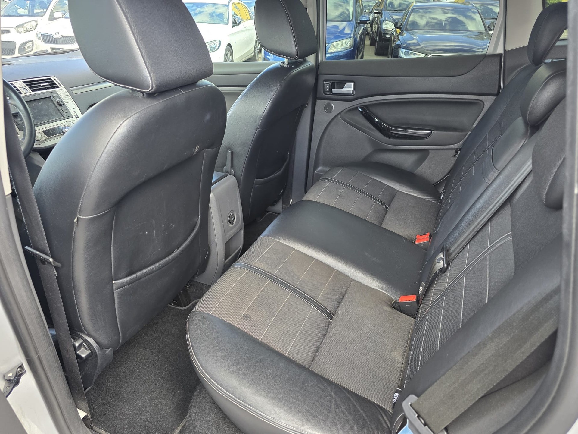 FORD Kuga 2.0 TDCi Titanium 4WD PowerShift-image-8