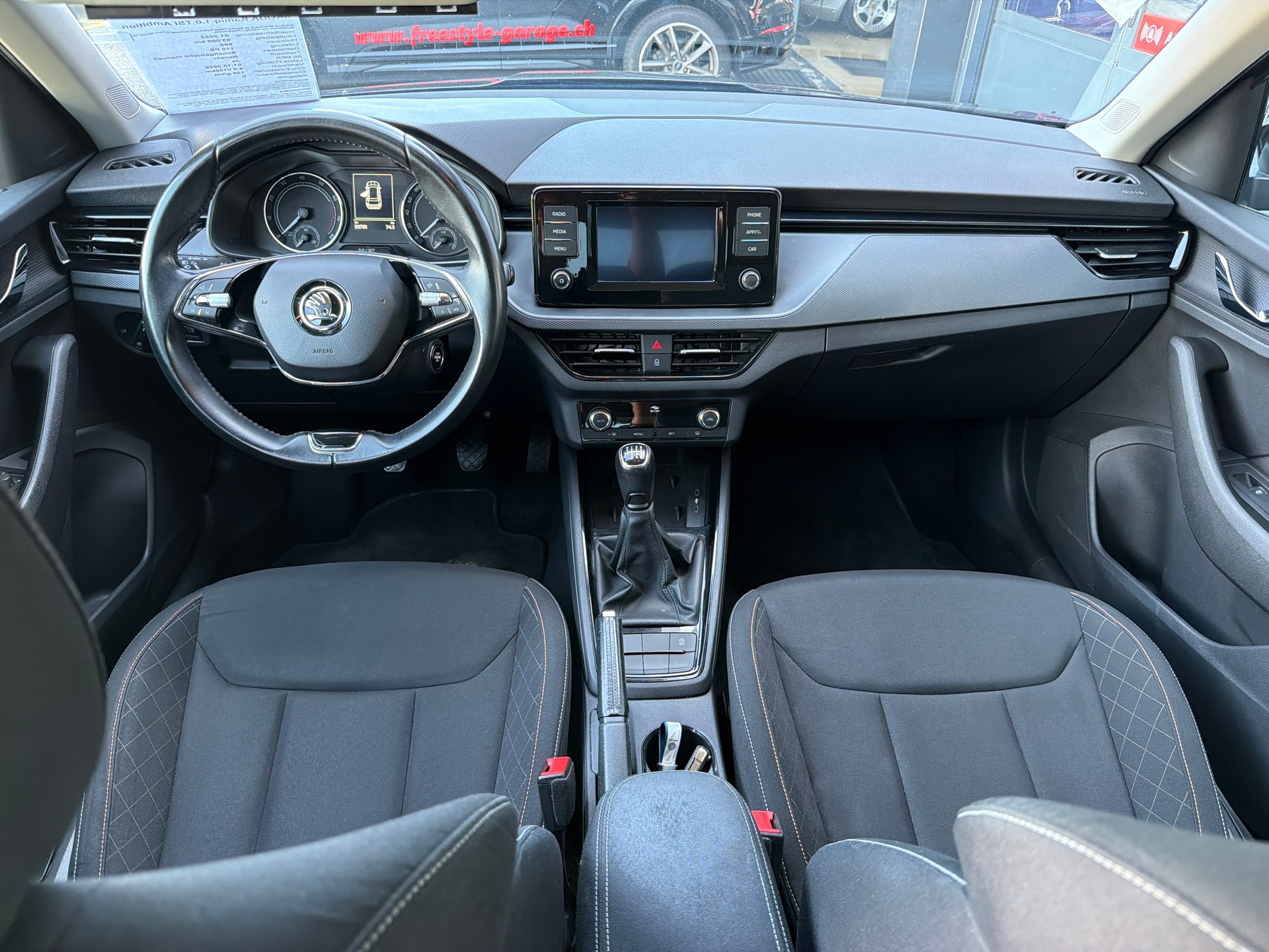 SKODA Kamiq 1.0 TSI Ambition-image-9