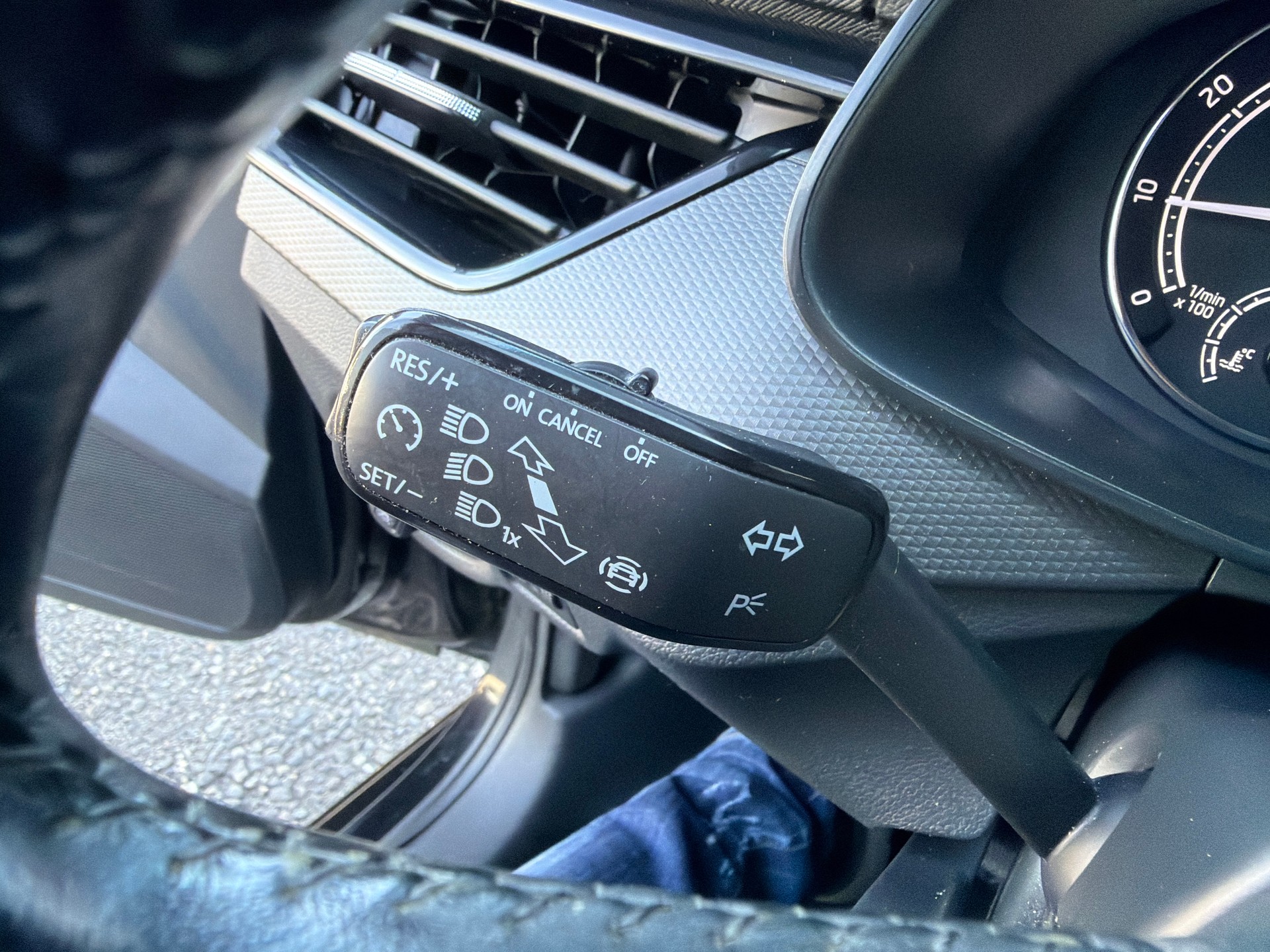SKODA Kamiq 1.0 TSI Ambition-image-14