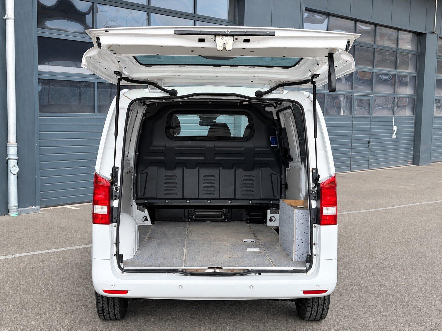 MERCEDES-BENZ Vito 114 L | Frisch ab MFK | Frisch ab Service | Navi | Rückfahrkamera | Klima-image-9
