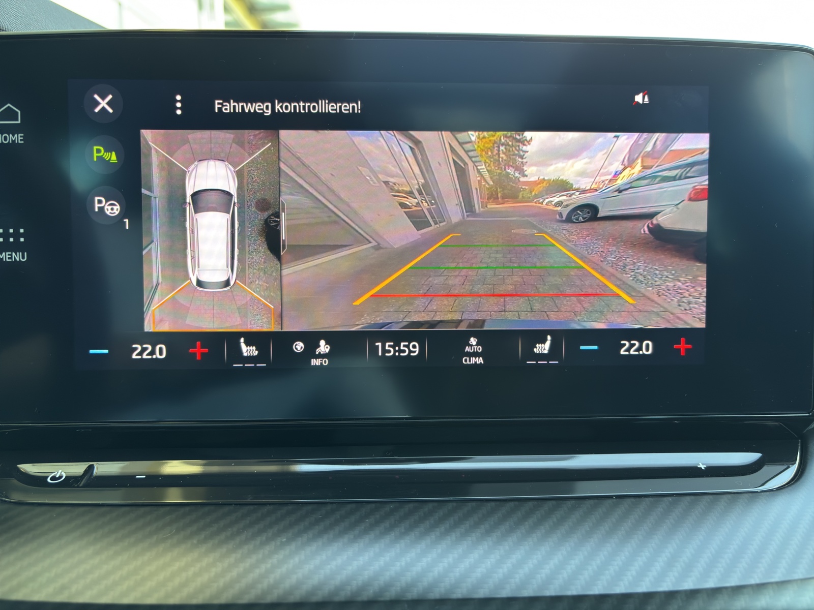 SKODA Octavia Combi 2.0 TDI DSG RS 4x4 mit AHK & Panorama-Ausstell-/Schiebedach & Rückfahrkamera-image-18