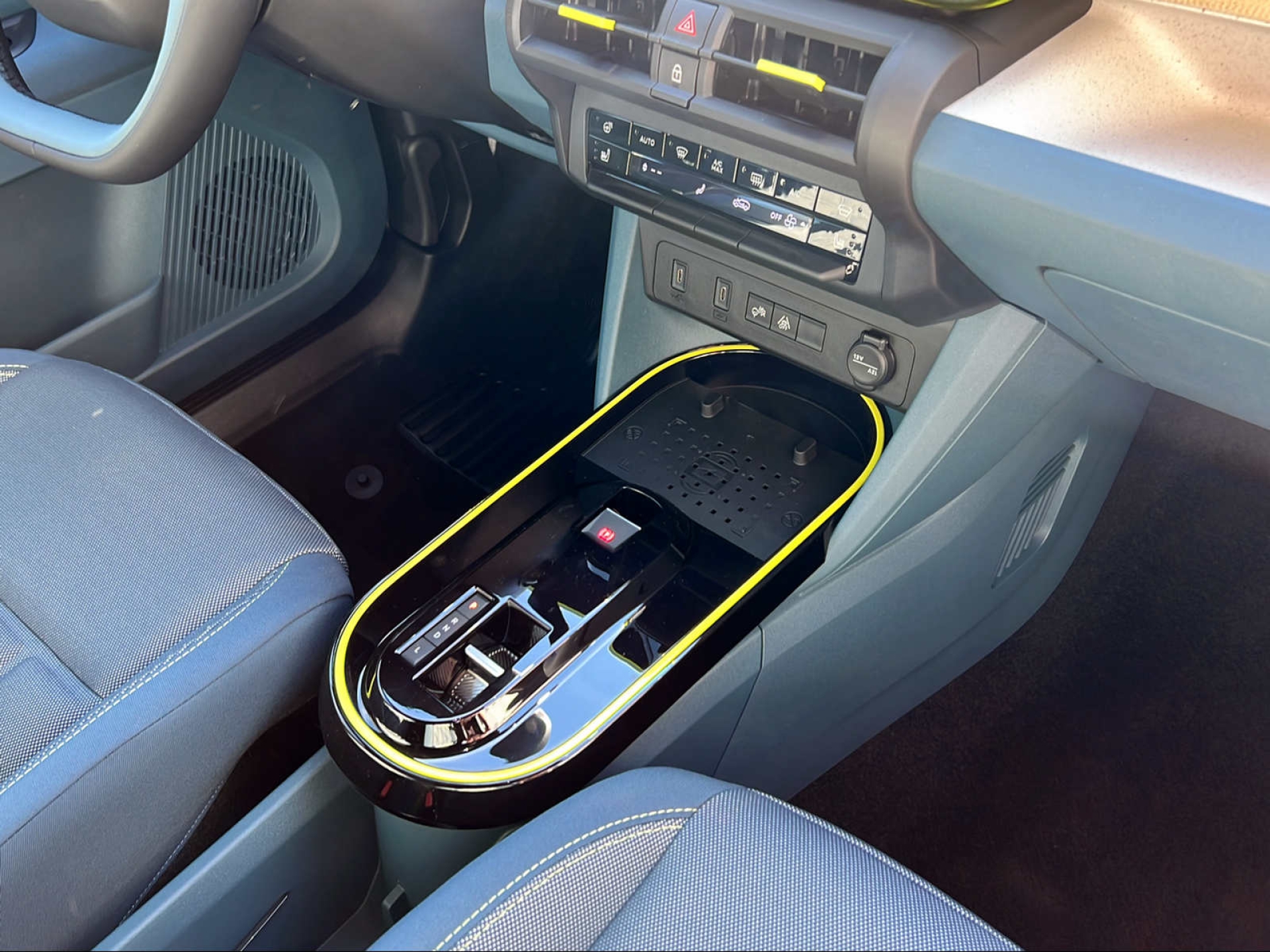FIAT Grande Panda 1.2 Hybrid La Pri-image-10