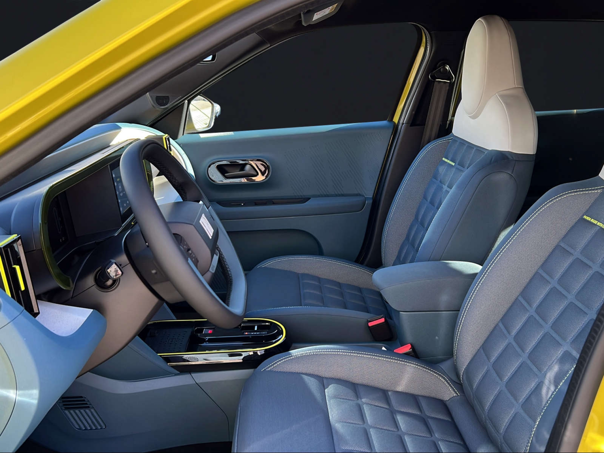 FIAT Grande Panda 1.2 Hybrid La Pri-image-6