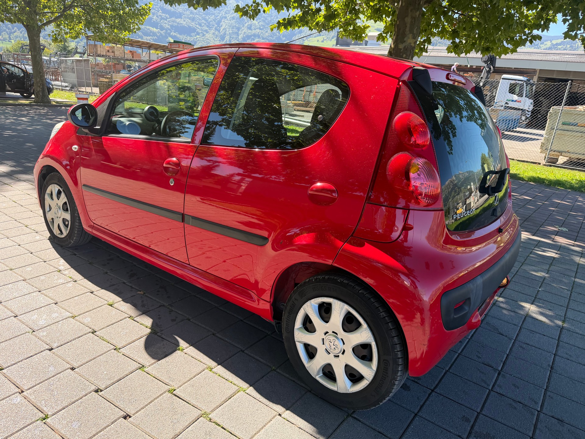 PEUGEOT 107 1.0 Swiss Edition BMP5-image-3