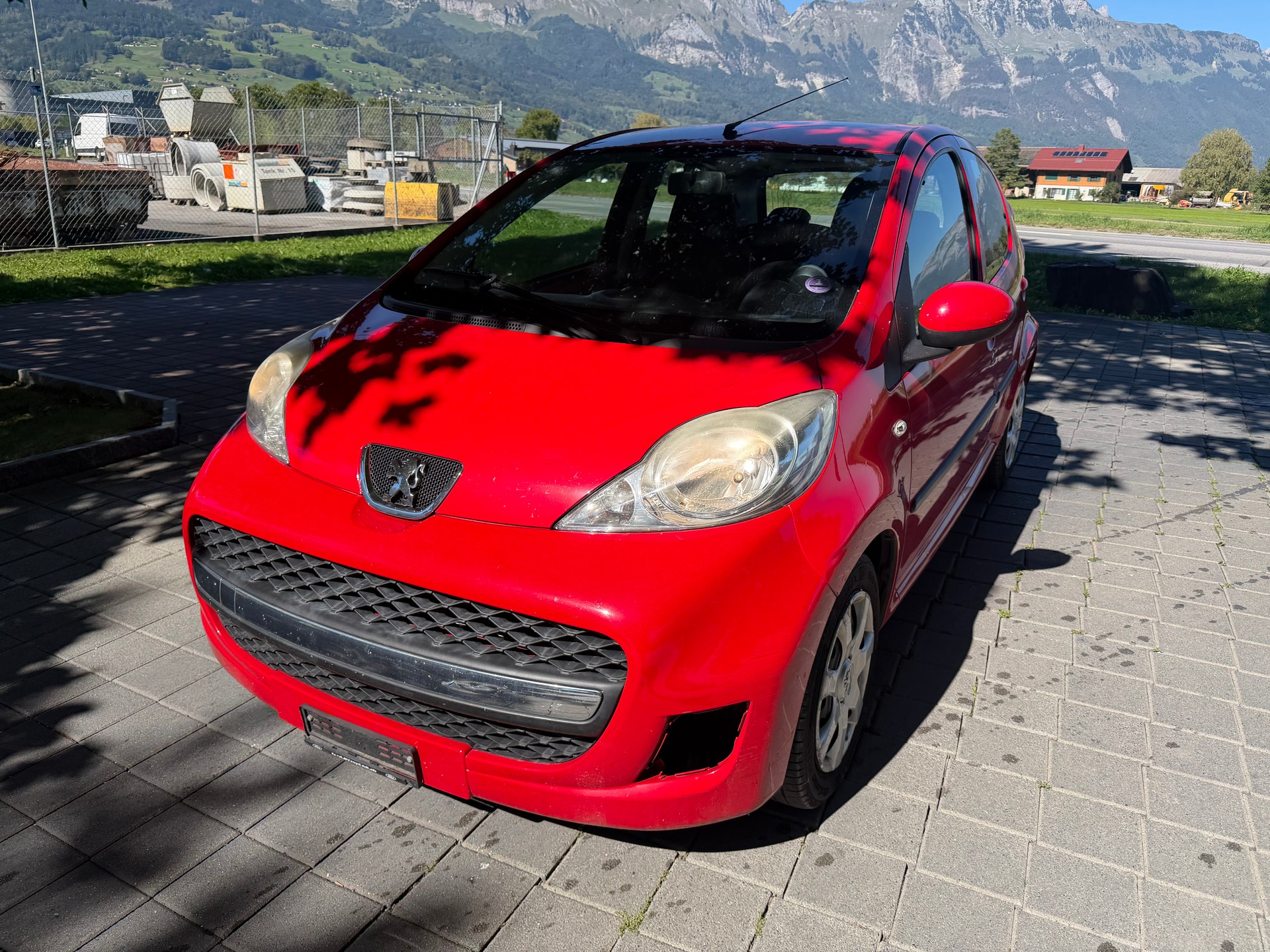 PEUGEOT 107 1.0 Swiss Edition BMP5-image-4