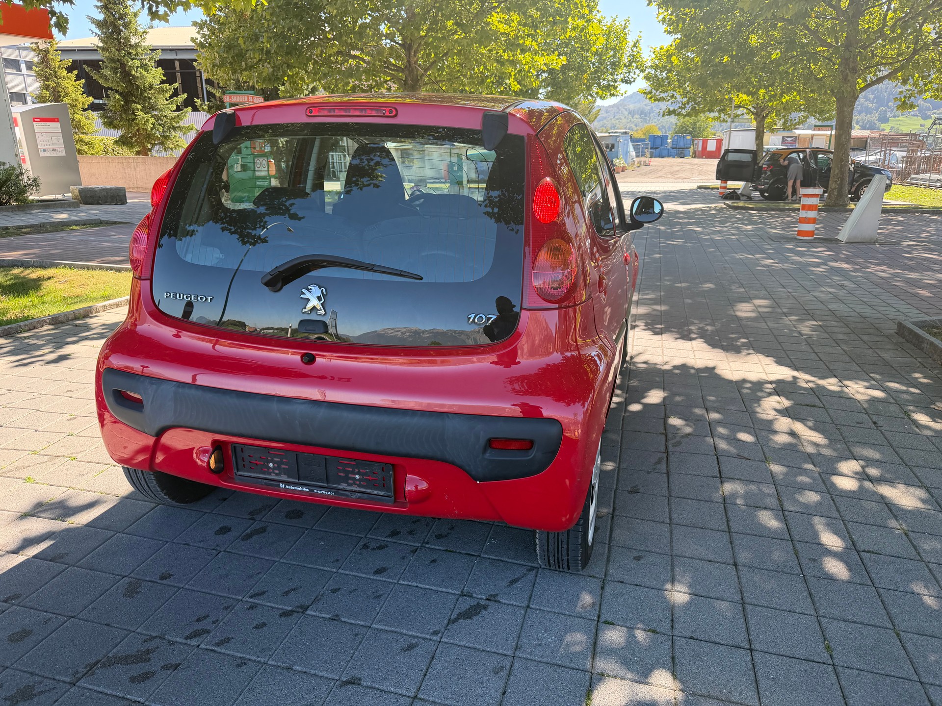 PEUGEOT 107 1.0 Swiss Edition BMP5-image-2