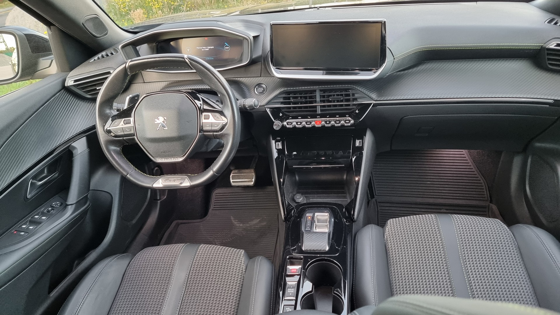 PEUGEOT 2008 1.5 BlueHDi Allure Pack EAT8-image-8