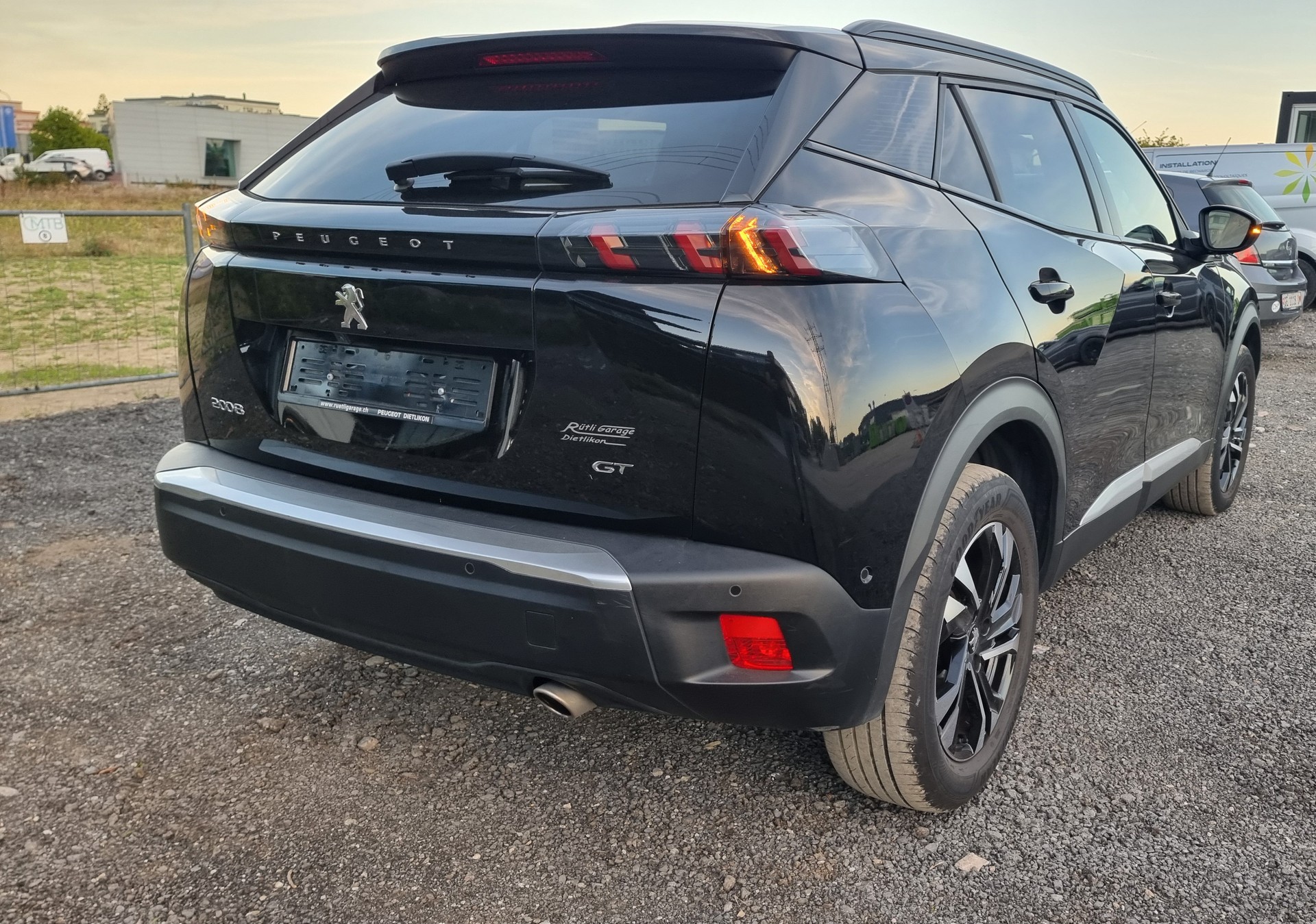 PEUGEOT 2008 1.5 BlueHDi Allure Pack EAT8-image-3