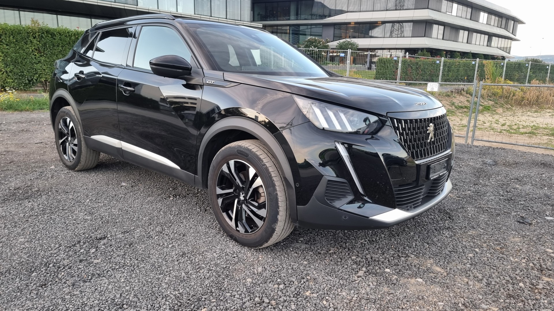 PEUGEOT 2008 1.5 BlueHDi Allure Pack EAT8-image-1