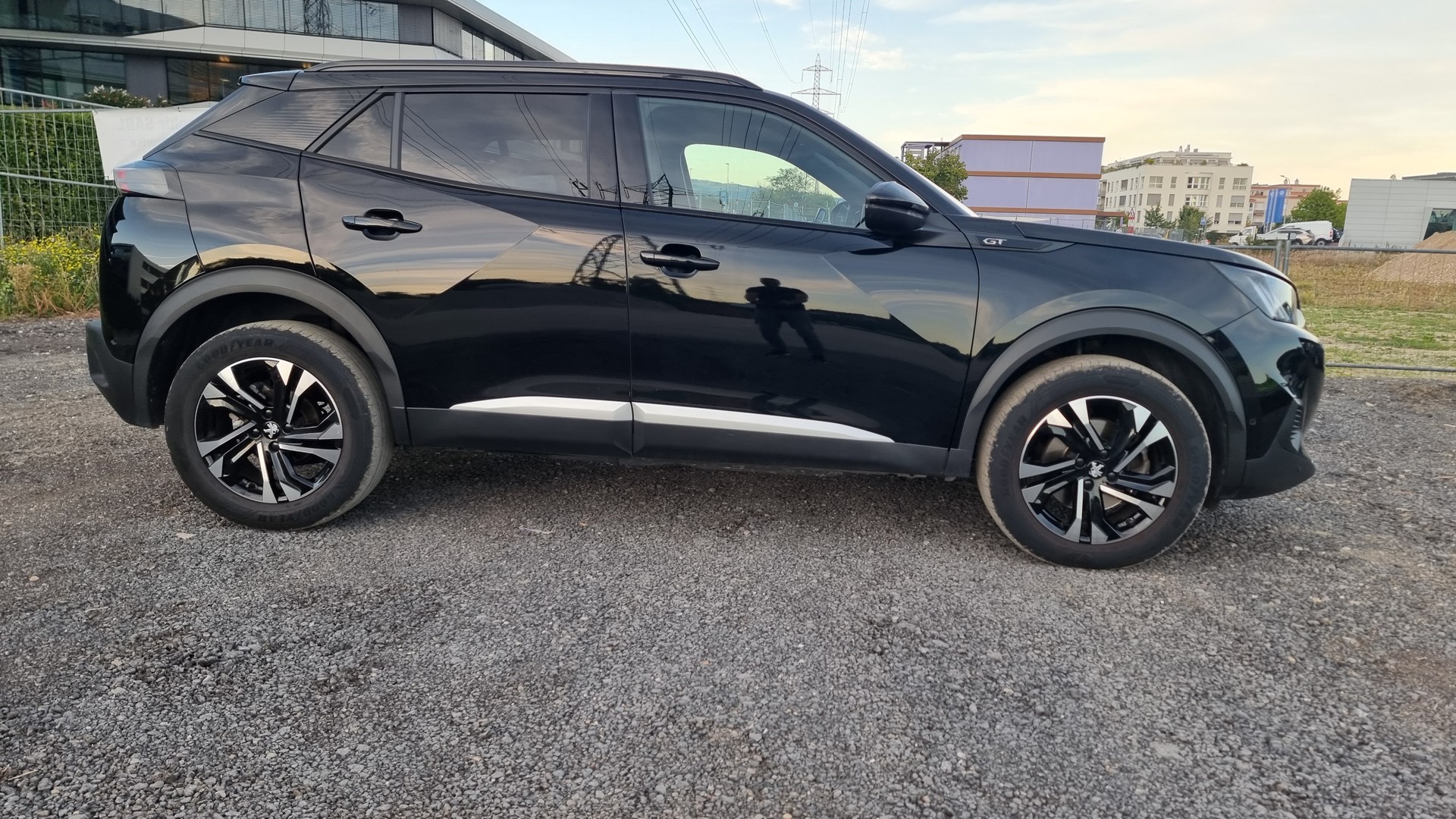PEUGEOT 2008 1.5 BlueHDi Allure Pack EAT8-image-2