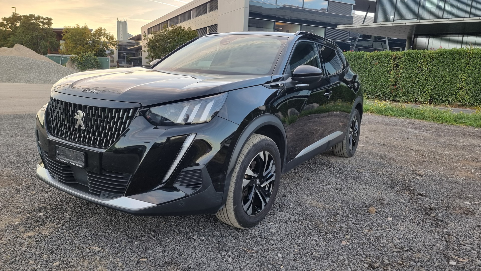 PEUGEOT 2008 1.5 BlueHDi Allure Pack EAT8-image-0