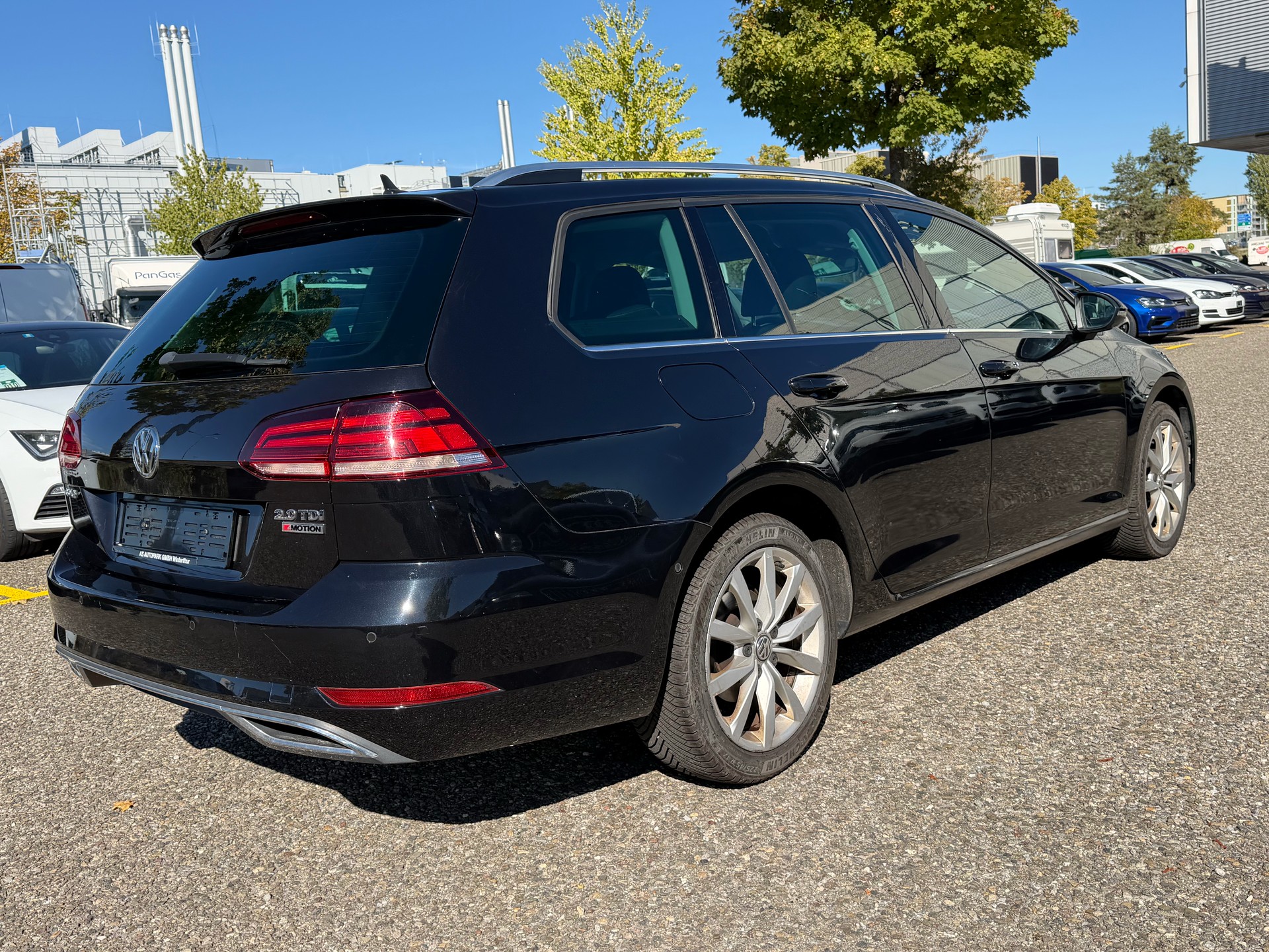 VW Golf Variant 2.0 TDI Highline 4Motion DSG-image-4