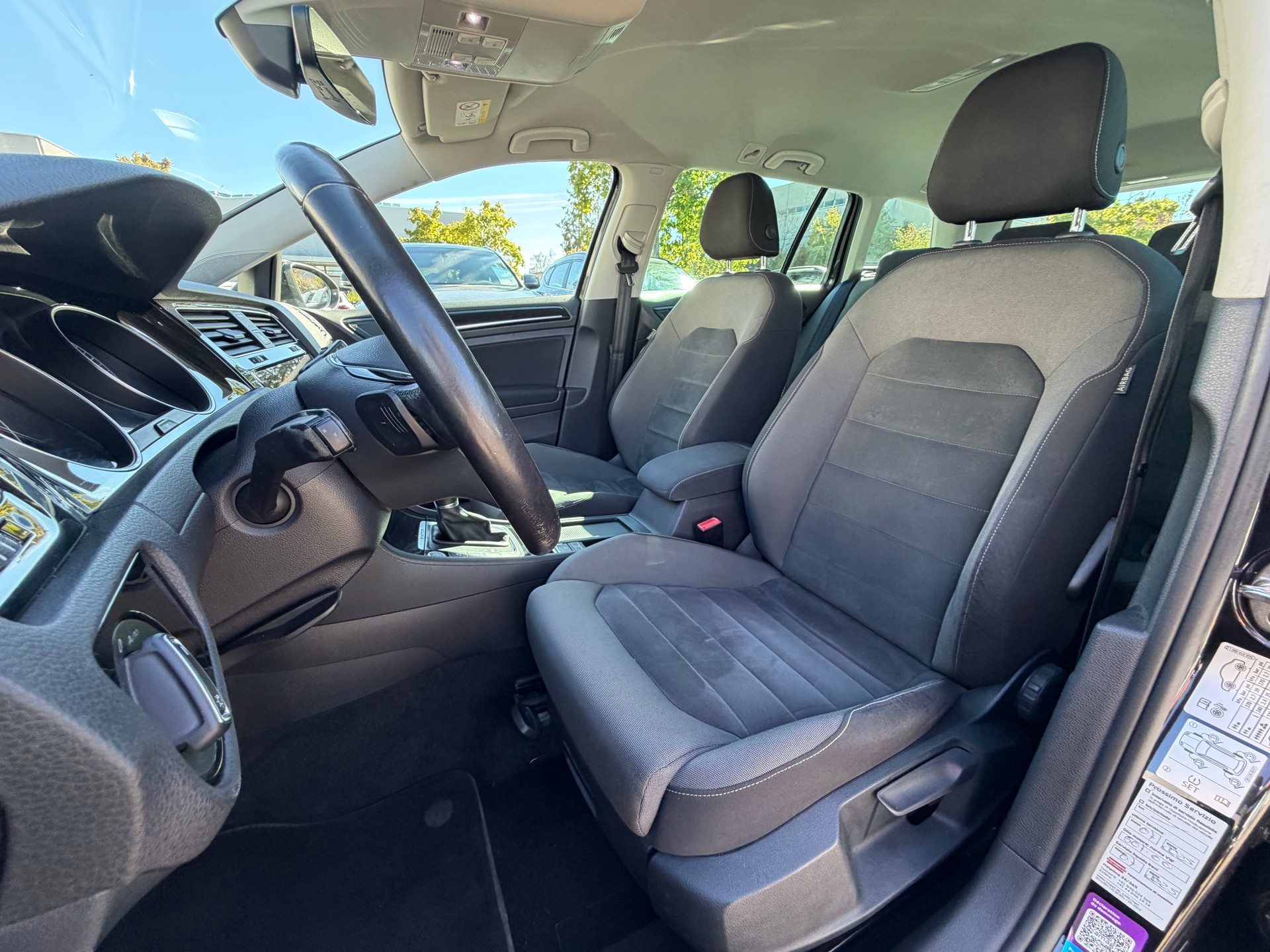 VW Golf Variant 2.0 TDI Highline 4Motion DSG-image-8