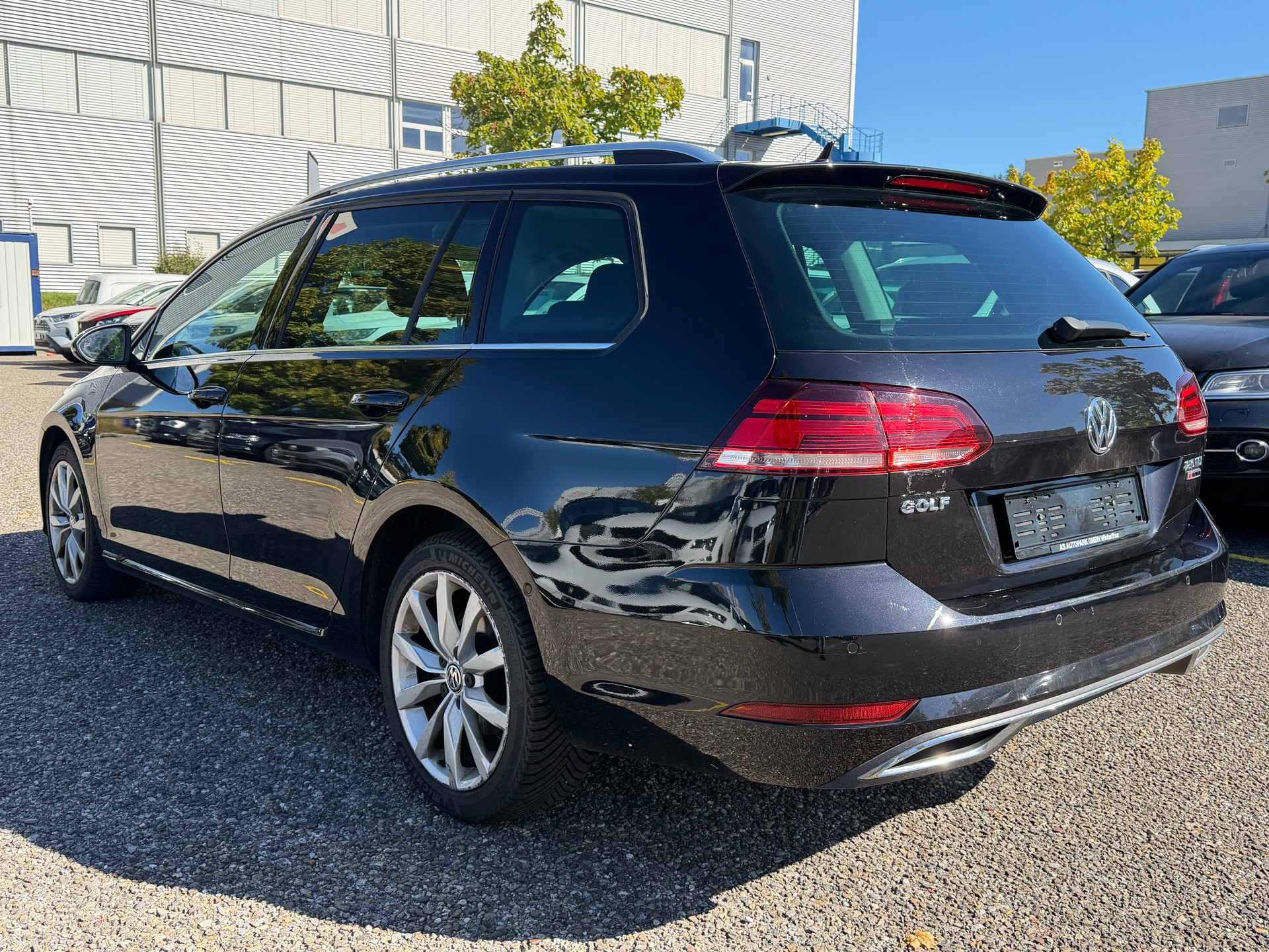 VW Golf Variant 2.0 TDI Highline 4Motion DSG-image-6