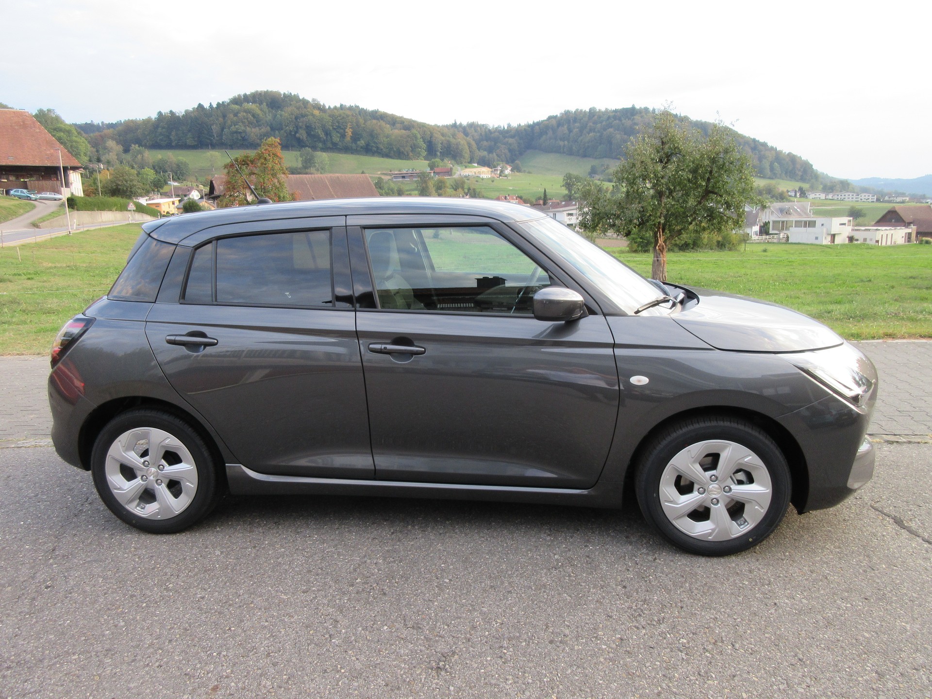 SUZUKI Swift 1.2 Compact + Hybrid CVT NEW MODEL-image-0