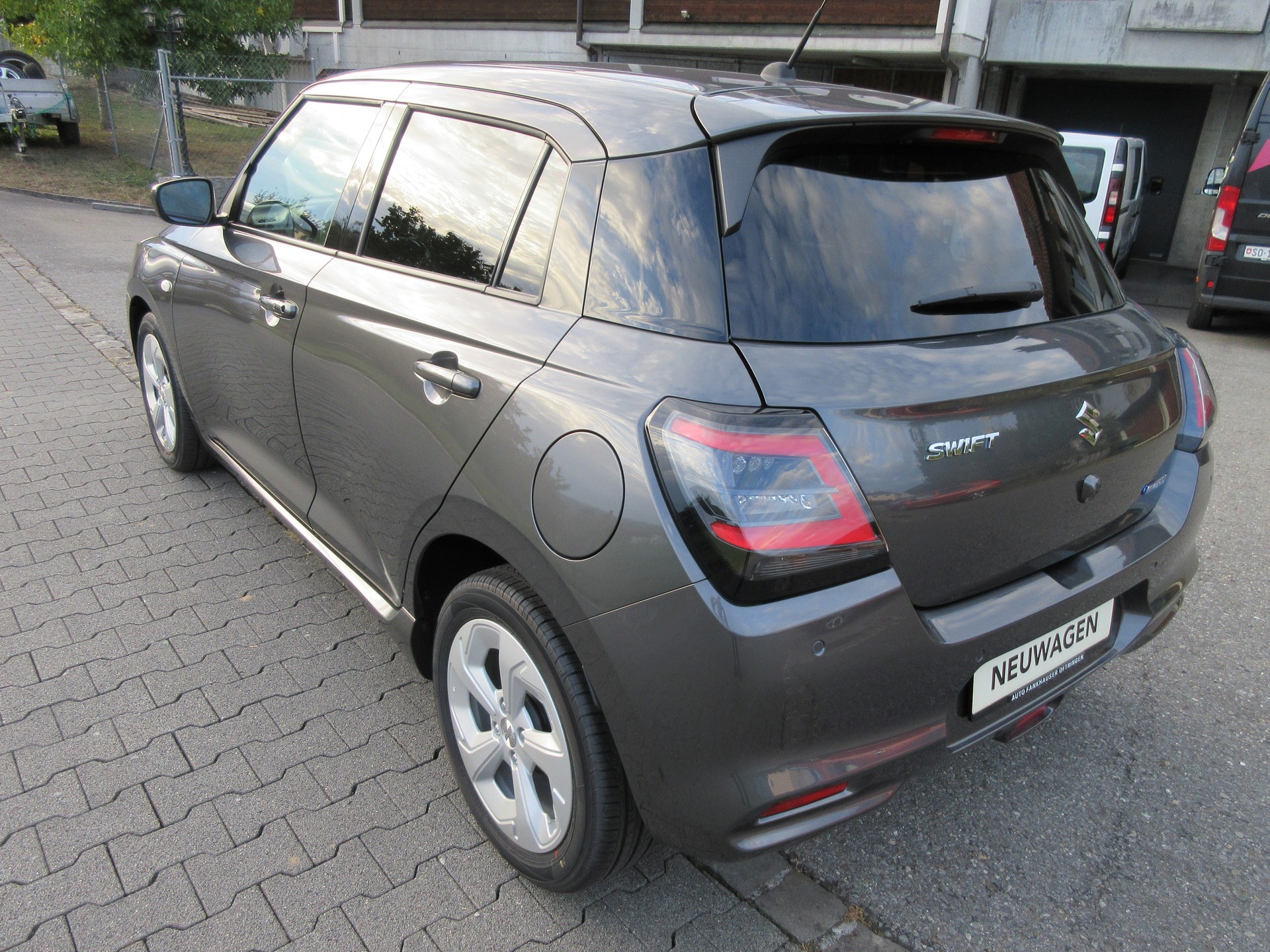 SUZUKI Swift 1.2 Compact + Hybrid CVT NEW MODEL-image-4