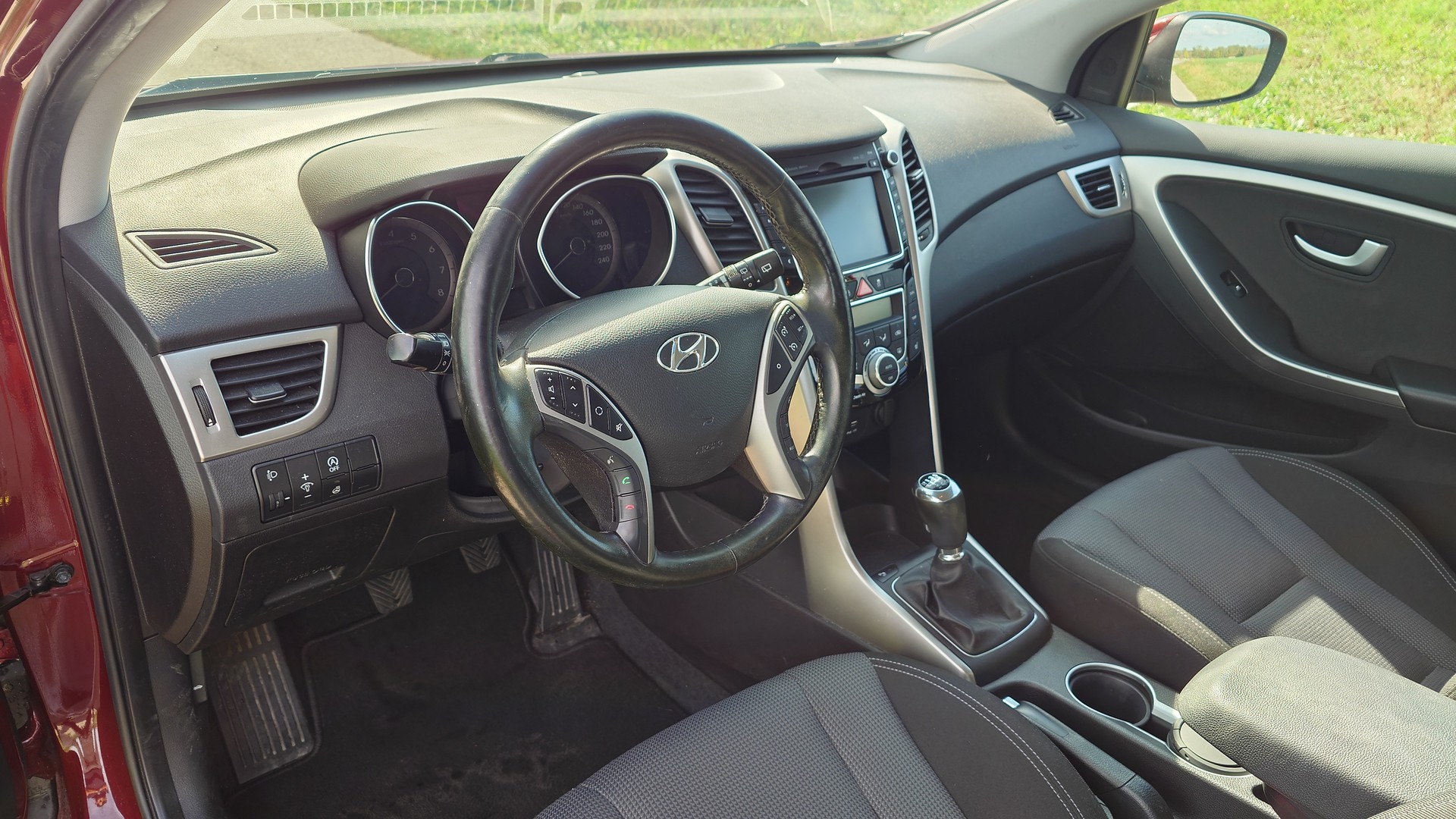 HYUNDAI i30 1.6 GDI Amplia-image-9