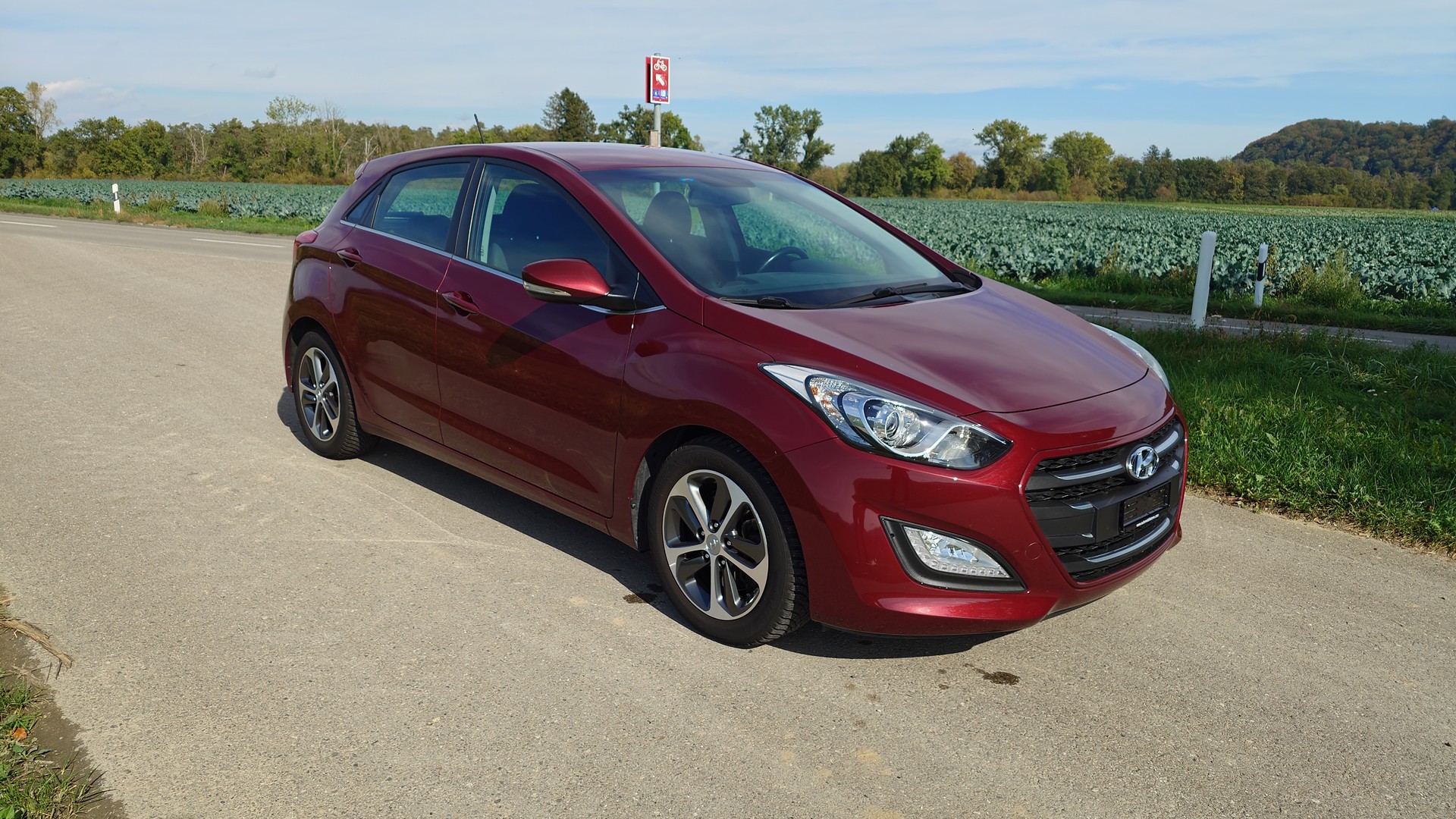 HYUNDAI i30 1.6 GDI Amplia-image-7