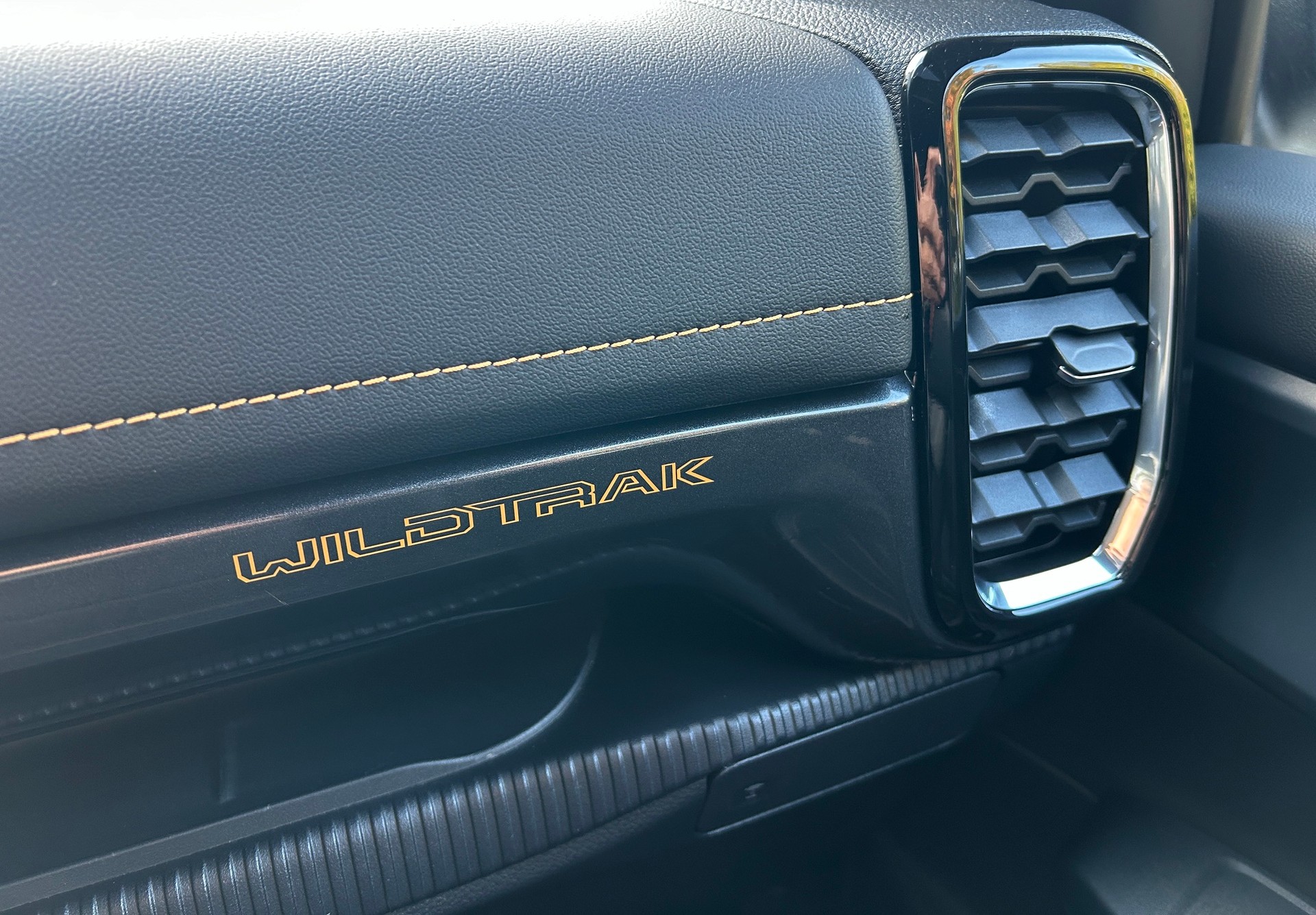 FORD Ranger Wildtrak 3.0 Eco Blue 4WD Automat -AHK 3.5 Tonnen-el. Abdeckrollo-adaptiver Tempomat-360 Grad Kamera--image-12