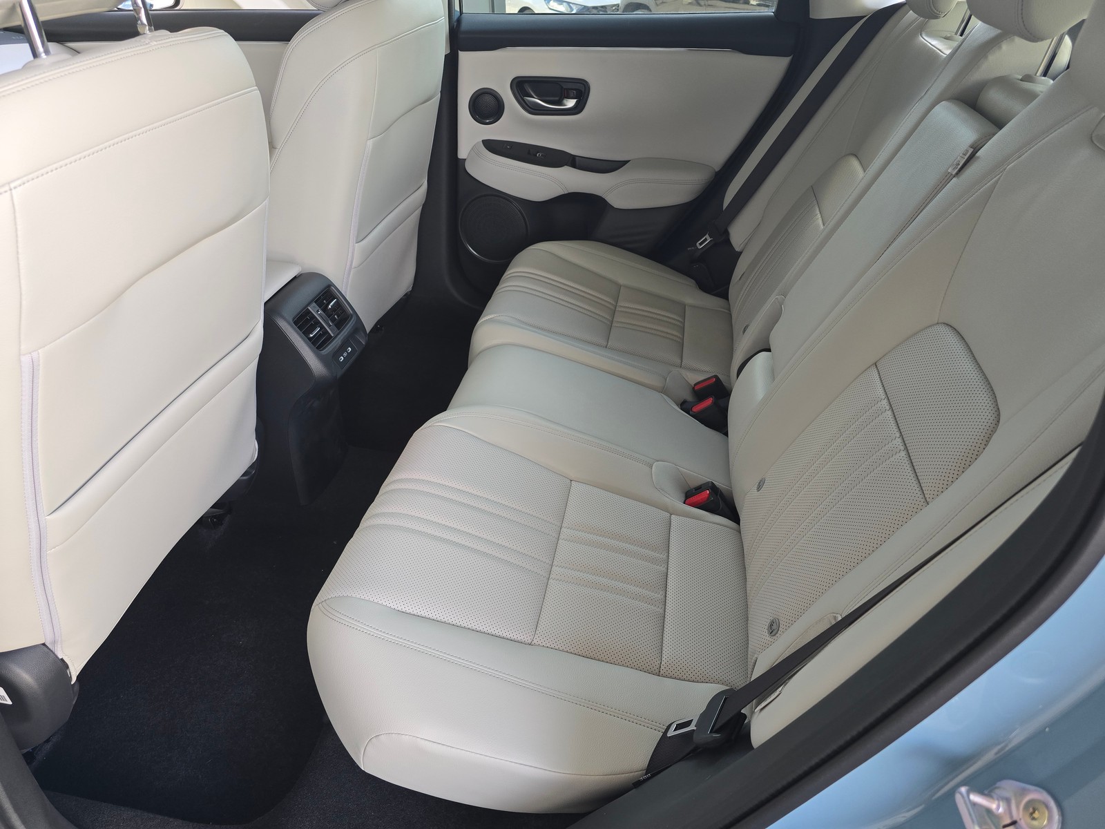 Honda ZR-V 2.0i MMD Advance — photo 7