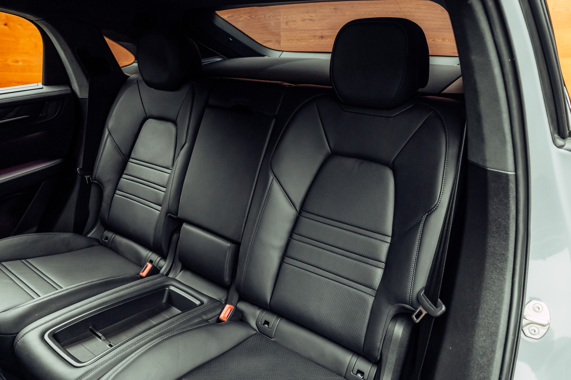 PORSCHE Cayenne Turbo E-Hybrid mit GT-Paket Arktikgrau-image-6