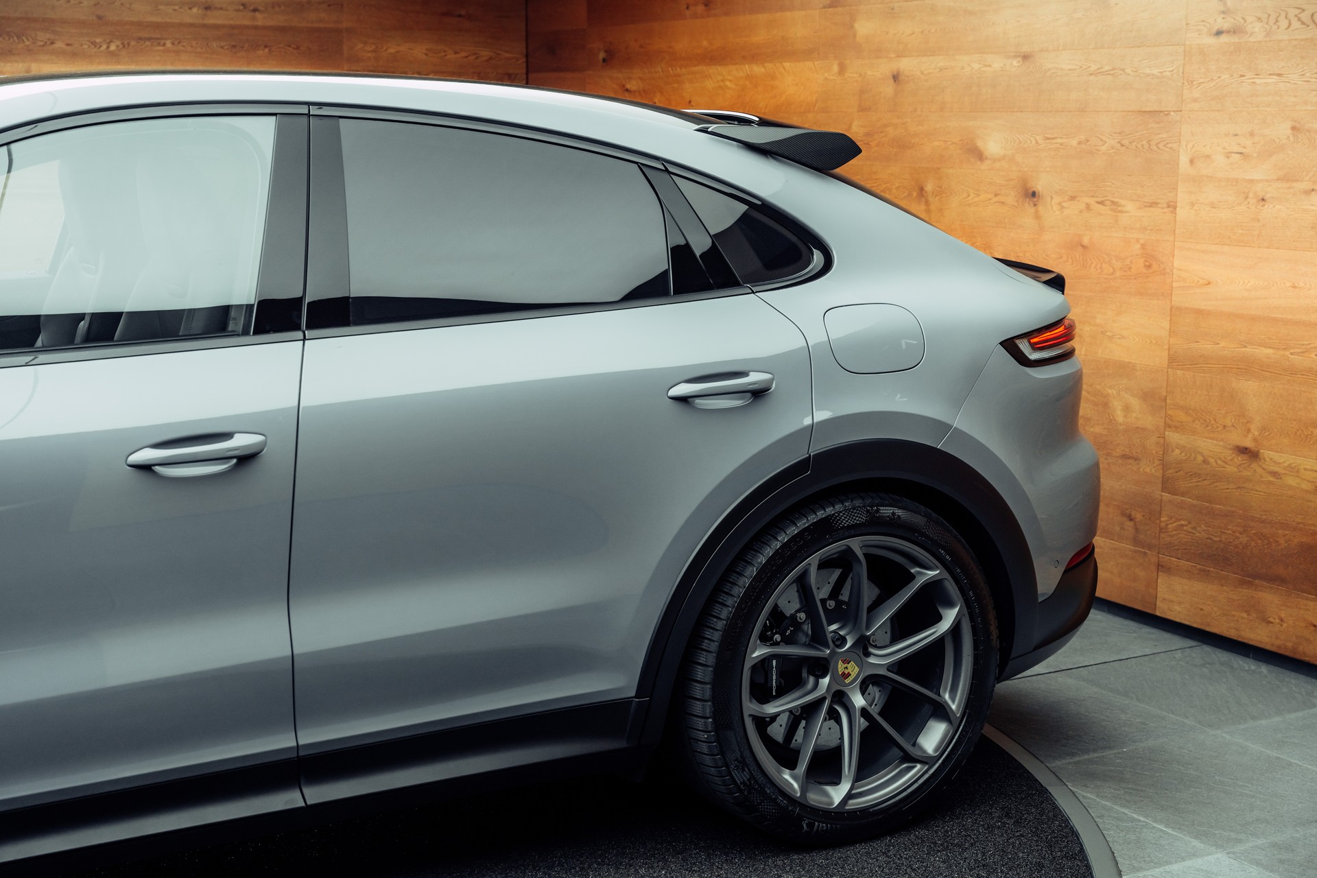 PORSCHE Cayenne Turbo E-Hybrid mit GT-Paket Arktikgrau-image-22