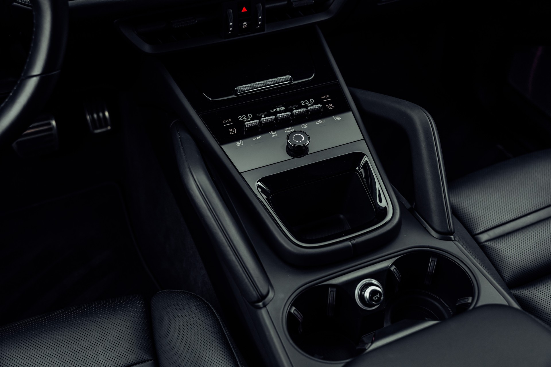 PORSCHE Cayenne Turbo E-Hybrid mit GT-Paket Arktikgrau-image-13