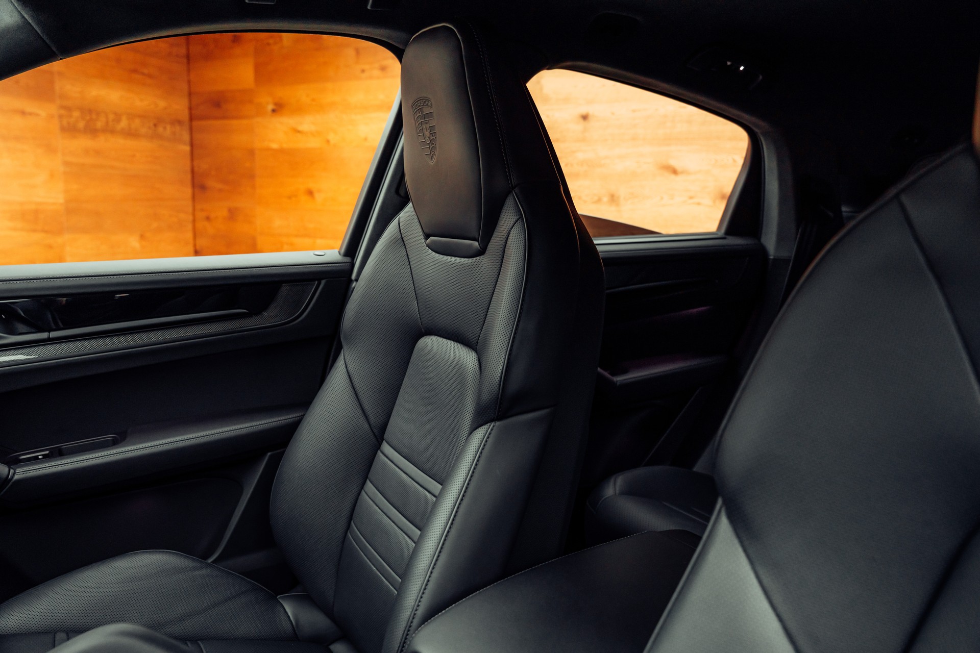 PORSCHE Cayenne Turbo E-Hybrid mit GT-Paket Arktikgrau-image-5