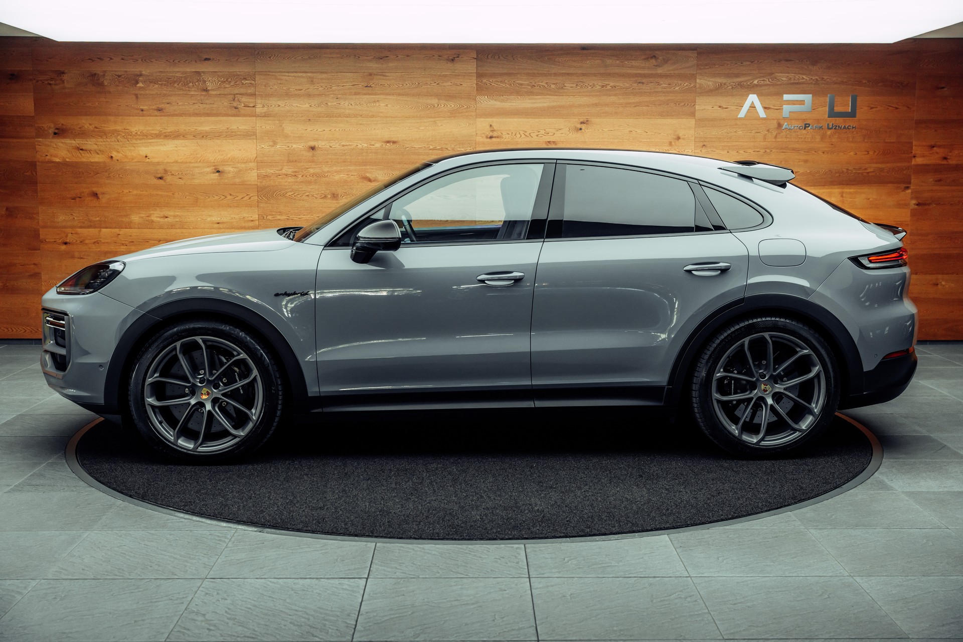 PORSCHE Cayenne Turbo E-Hybrid mit GT-Paket Arktikgrau-image-9
