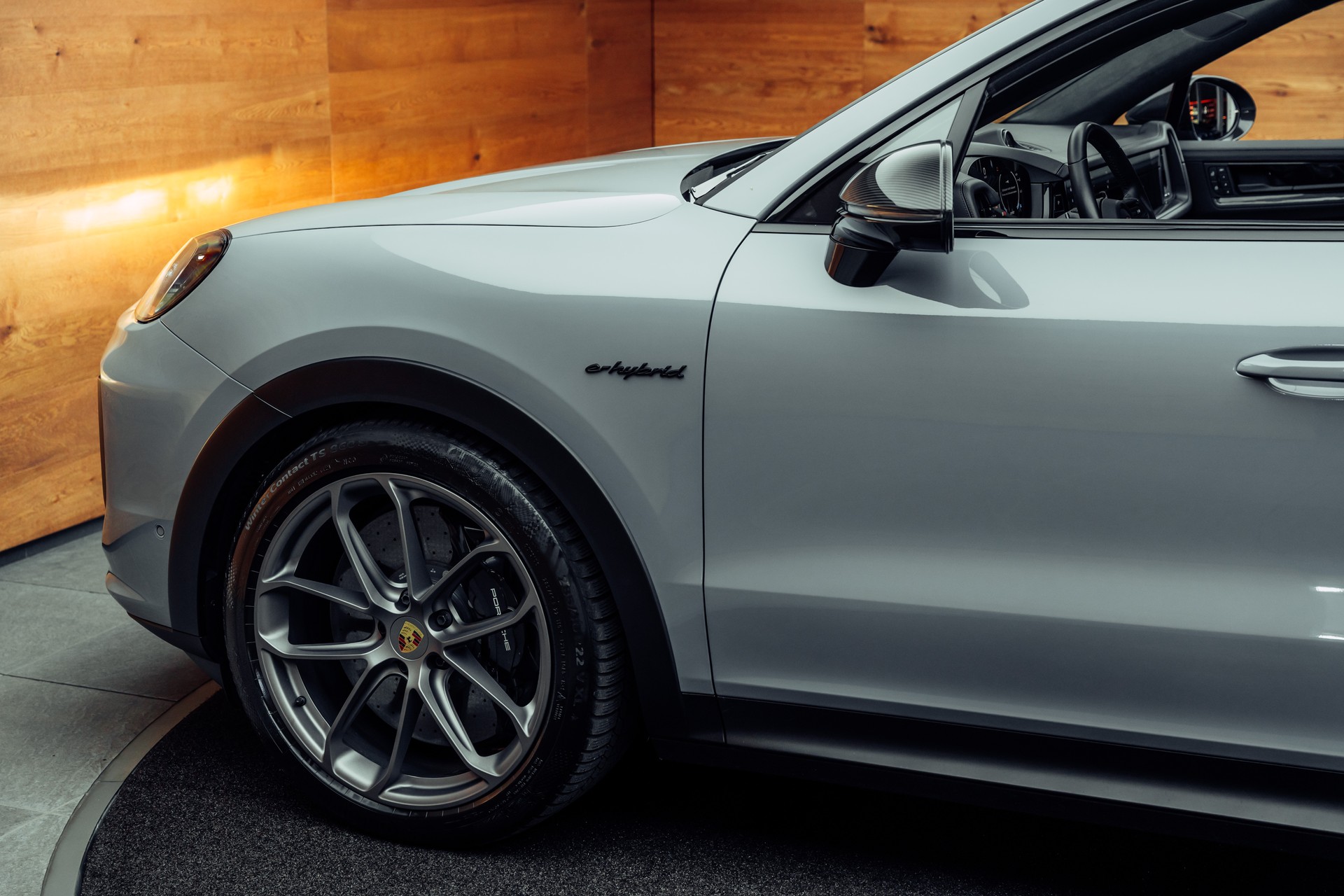 PORSCHE Cayenne Turbo E-Hybrid mit GT-Paket Arktikgrau-image-21