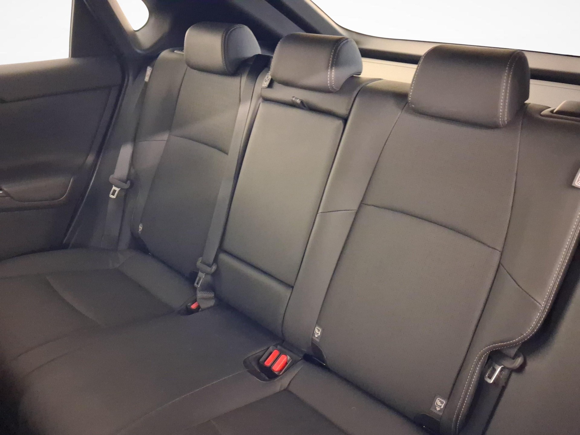 TOYOTA bZ4X 6.6 kw OBC Premium AWD-image-10
