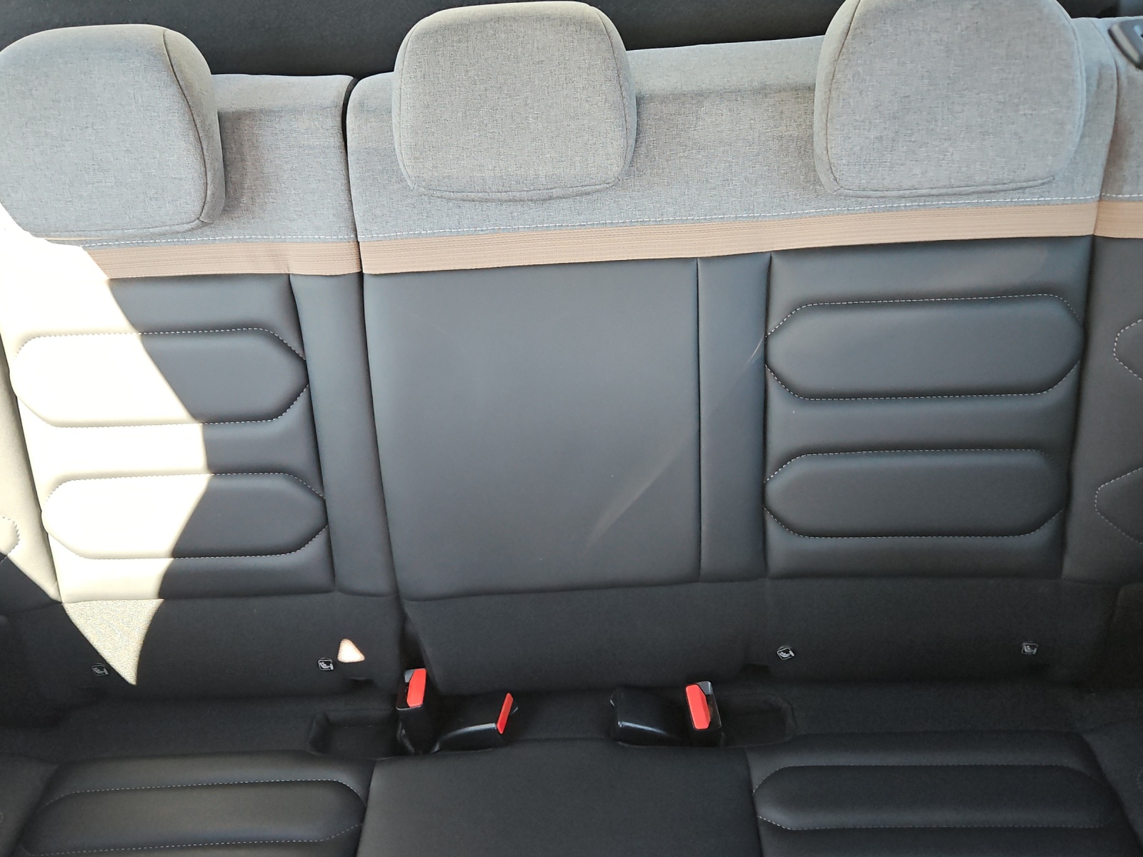 CITROEN C3 Aircross 1.2 PureTech 130 Swiss Edition-image-8