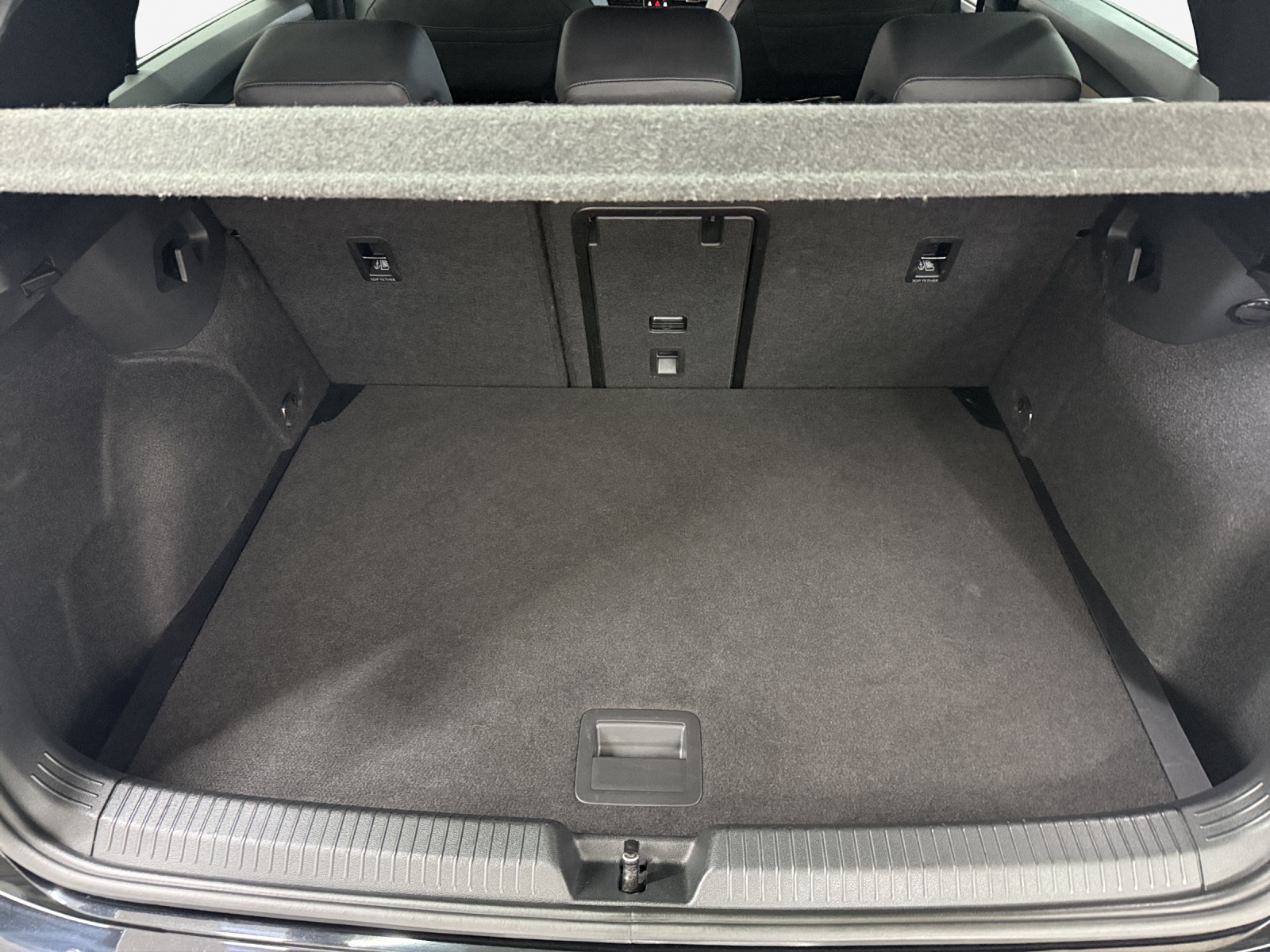 VW Golf 2.0 TSI R-Line DSG 4 Motion-image-12