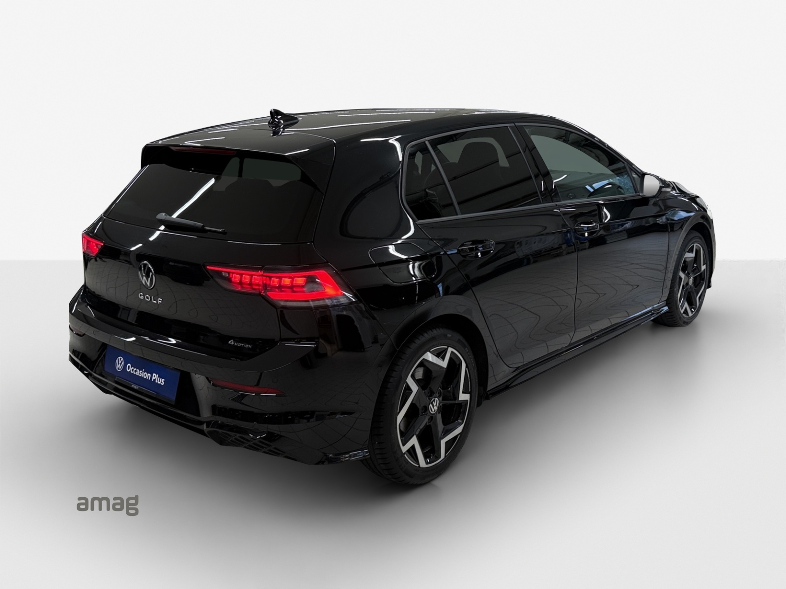 VW Golf 2.0 TSI R-Line DSG 4 Motion-image-4