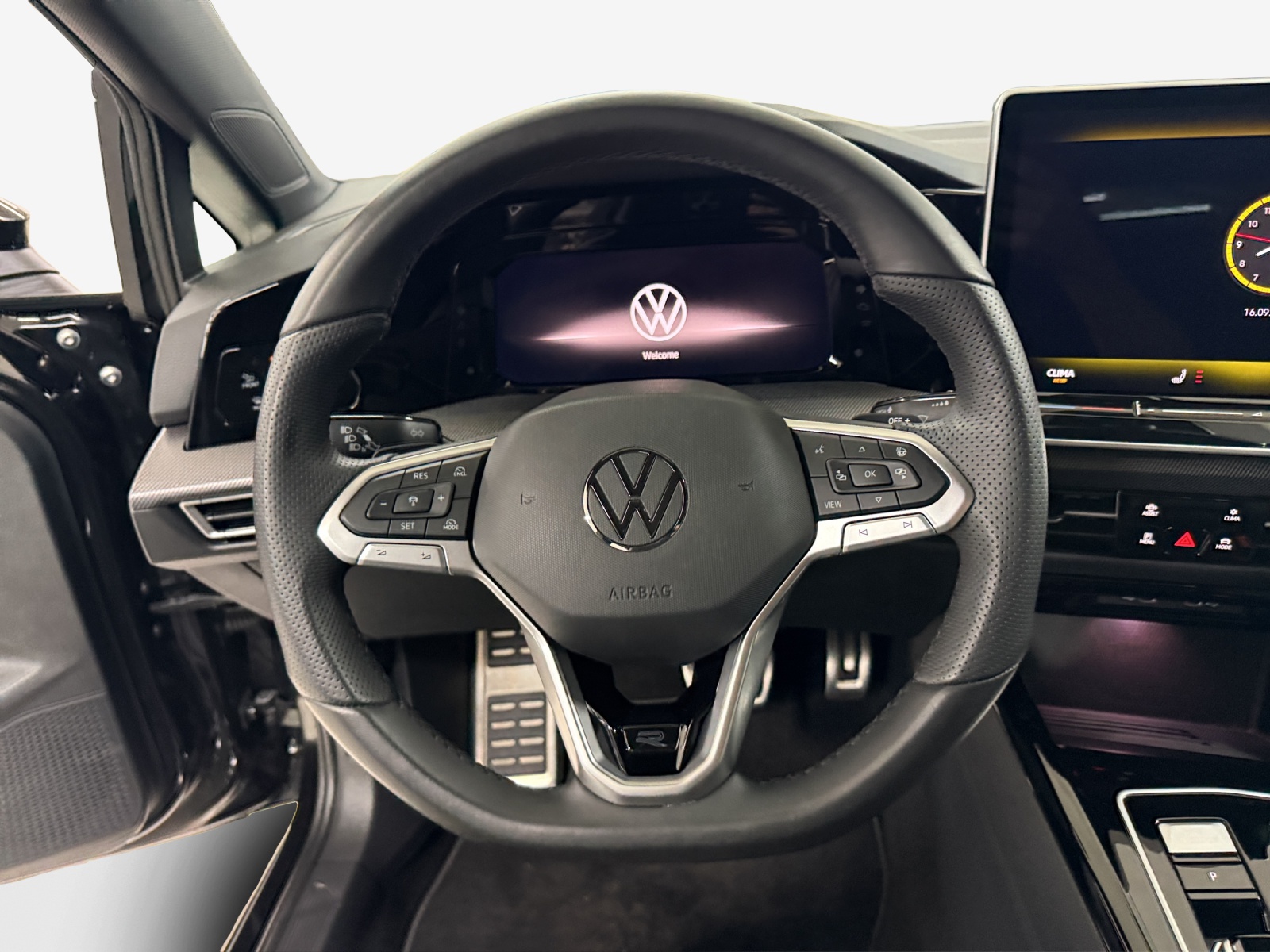 VW Golf 2.0 TSI R-Line DSG 4 Motion-image-9