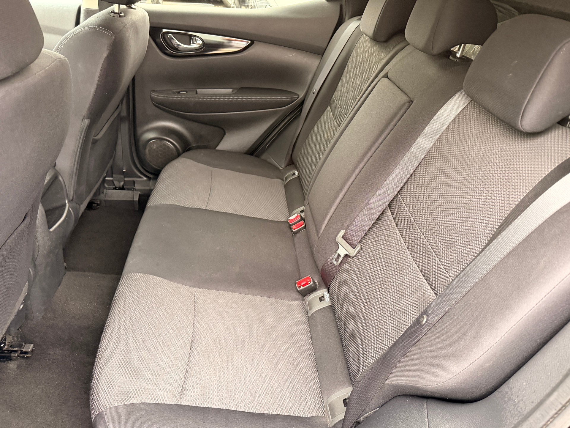 NISSAN Qashqai 1.2 DIG-T Swiss Edition Premium Xtronic-image-6