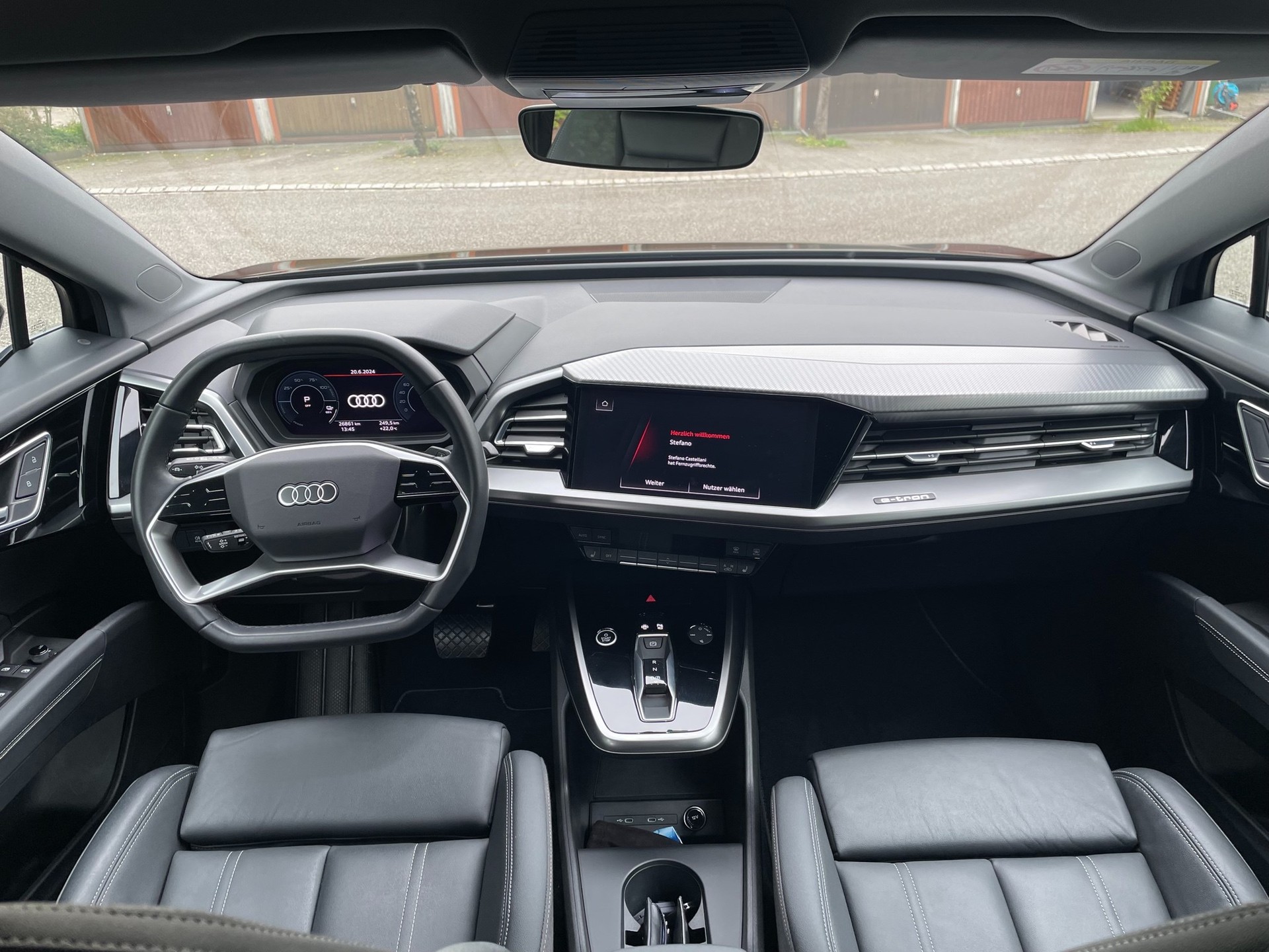 AUDI Q4 e-tron 50 quattro-image-3