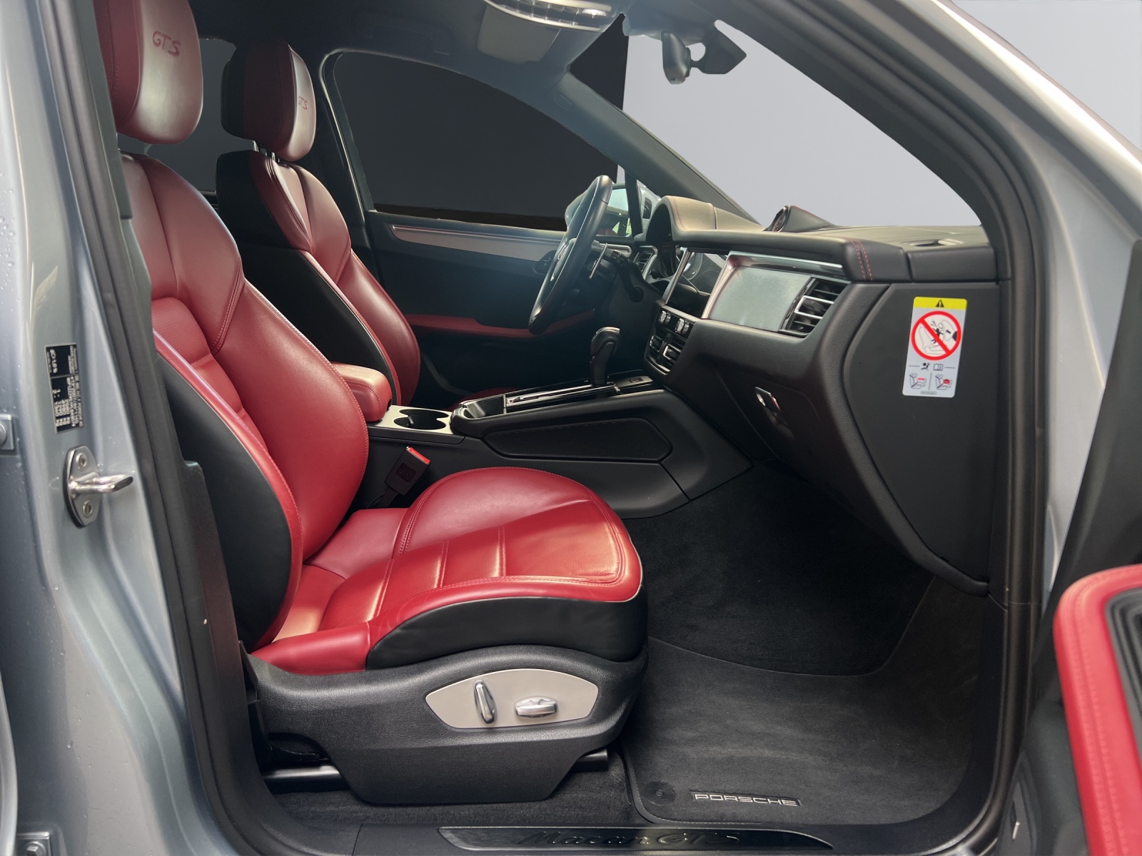 PORSCHE Macan GTS PDK-image-12